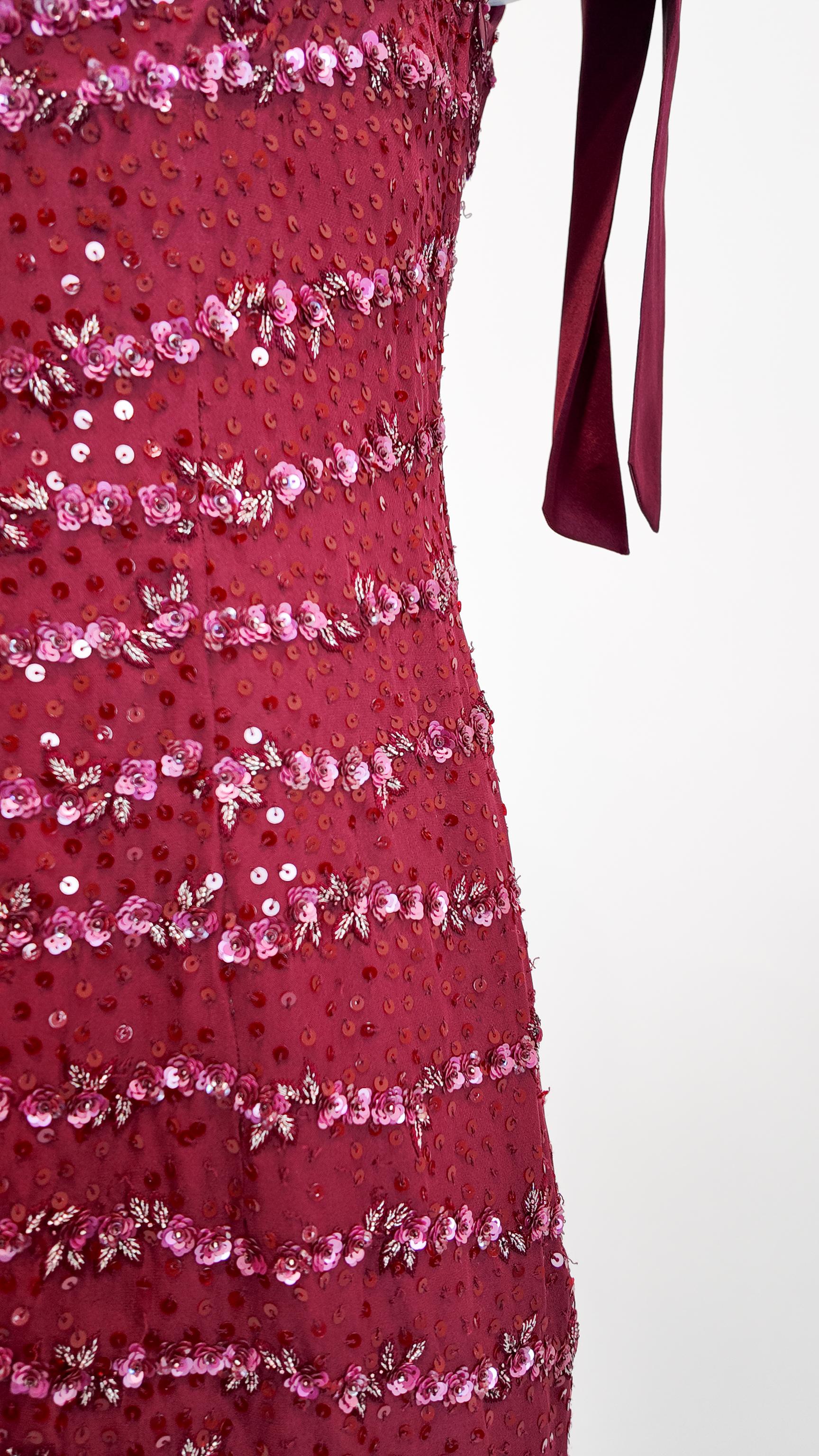 Escada Couture Berry - Robe de soirée à col bénitier et paillettes Excellent état - En vente à Los Angeles, CA