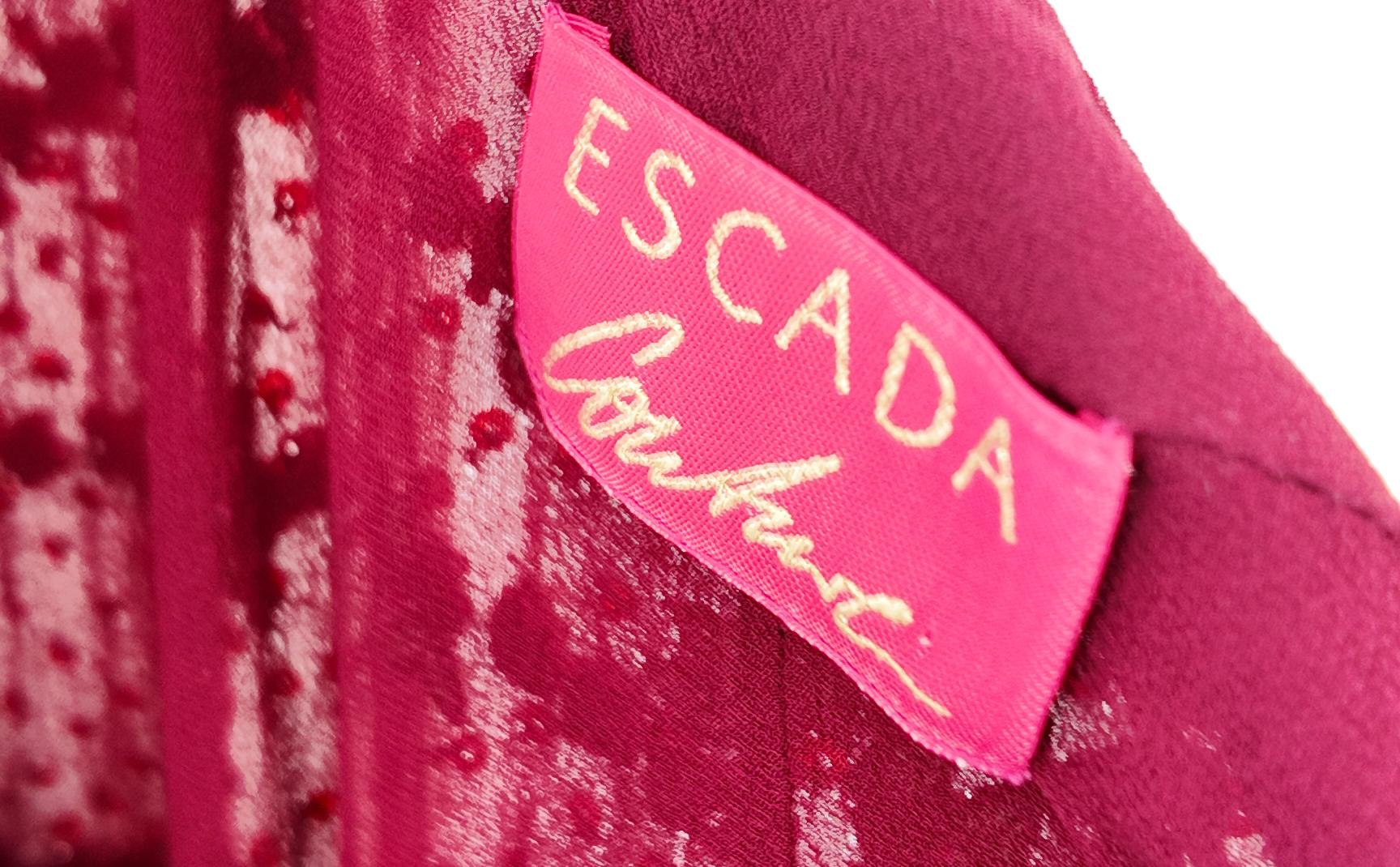 Escada Couture Berry - Robe de soirée à col bénitier et paillettes en vente 2