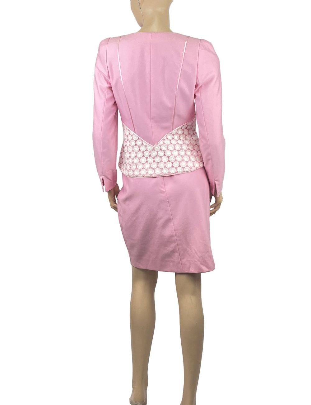 Escada Couture EU 38 Pink Wool Blazer and Pencil Skirt Set In Excellent Condition For Sale In Amman, JO