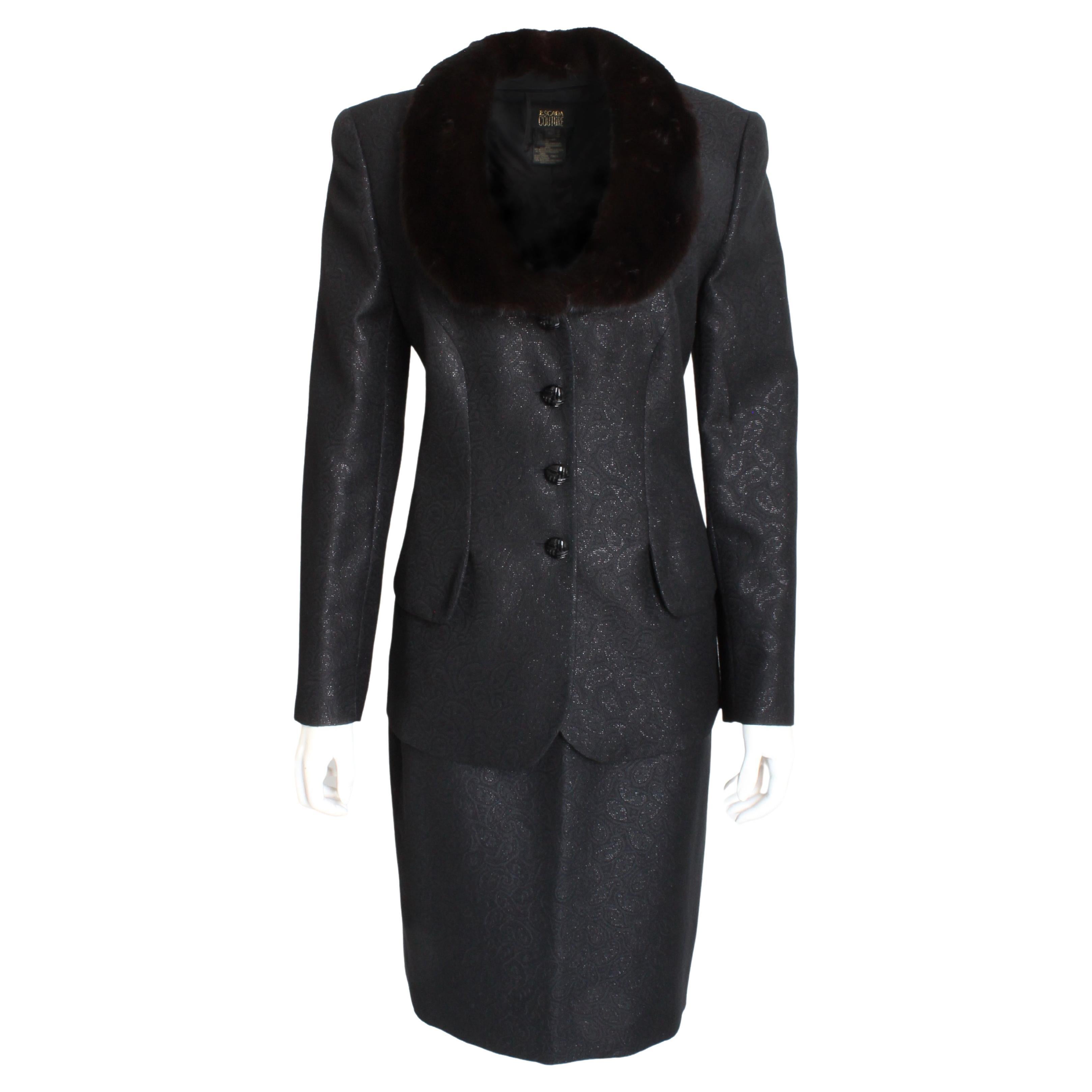 Escada Couture Anzug mit Nerzbesatz Jacke & Rock 2pc Set aus Seidenwollmischung Paisley 40 im Angebot