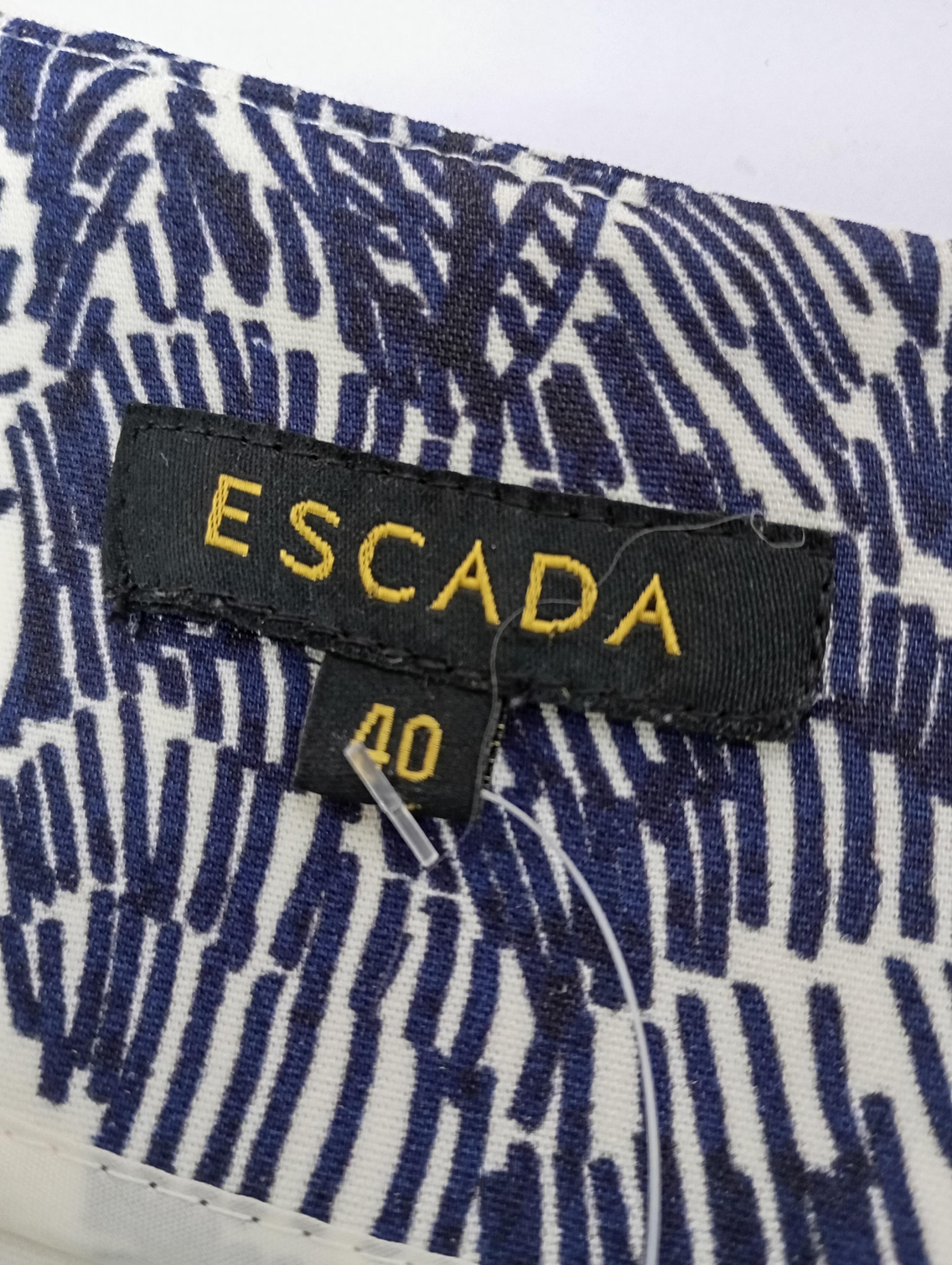 Escada - EU 40 im Zustand „Gut“ im Angebot in Amman, JO