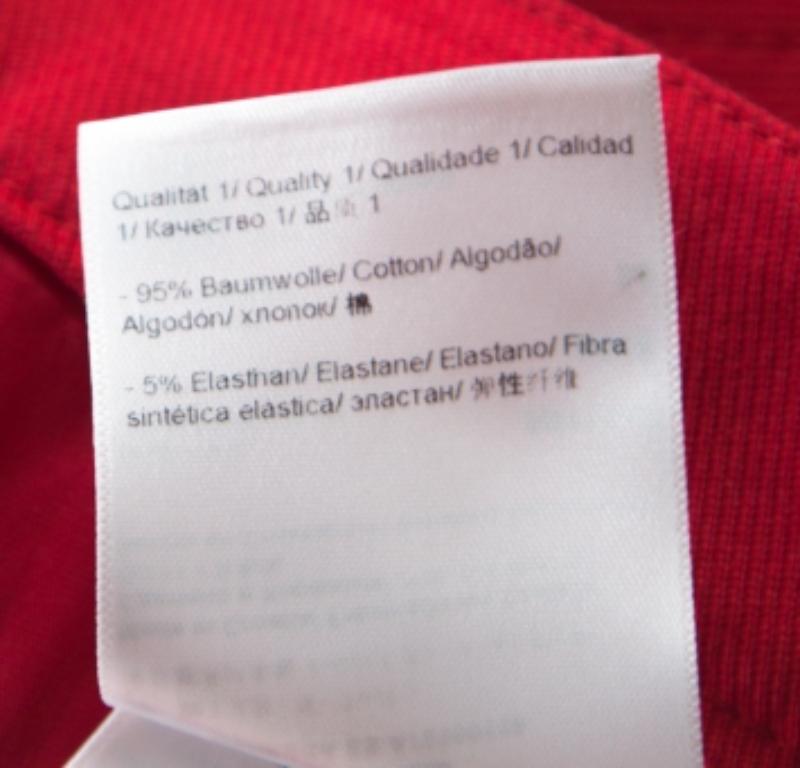Escada Jean droit Teresa en denim extensible rouge grenat S Bon état - En vente à Dubai, Al Qouz 2