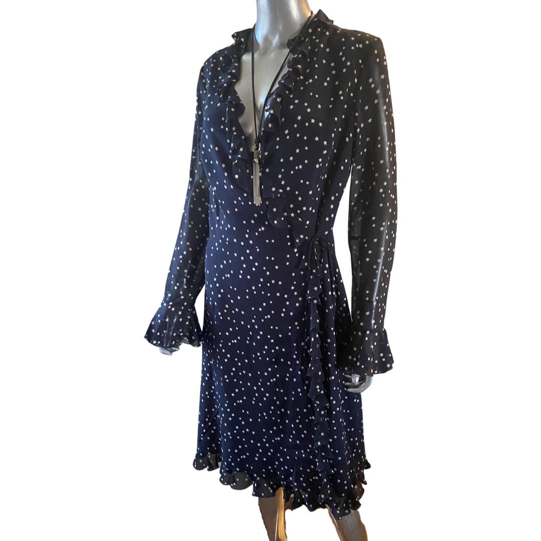 Escada Deutschland Vintage Schwarz-Weißes Wickelkleid mit Rüschenbesatz aus Seide, Größe 10 im Angebot 4