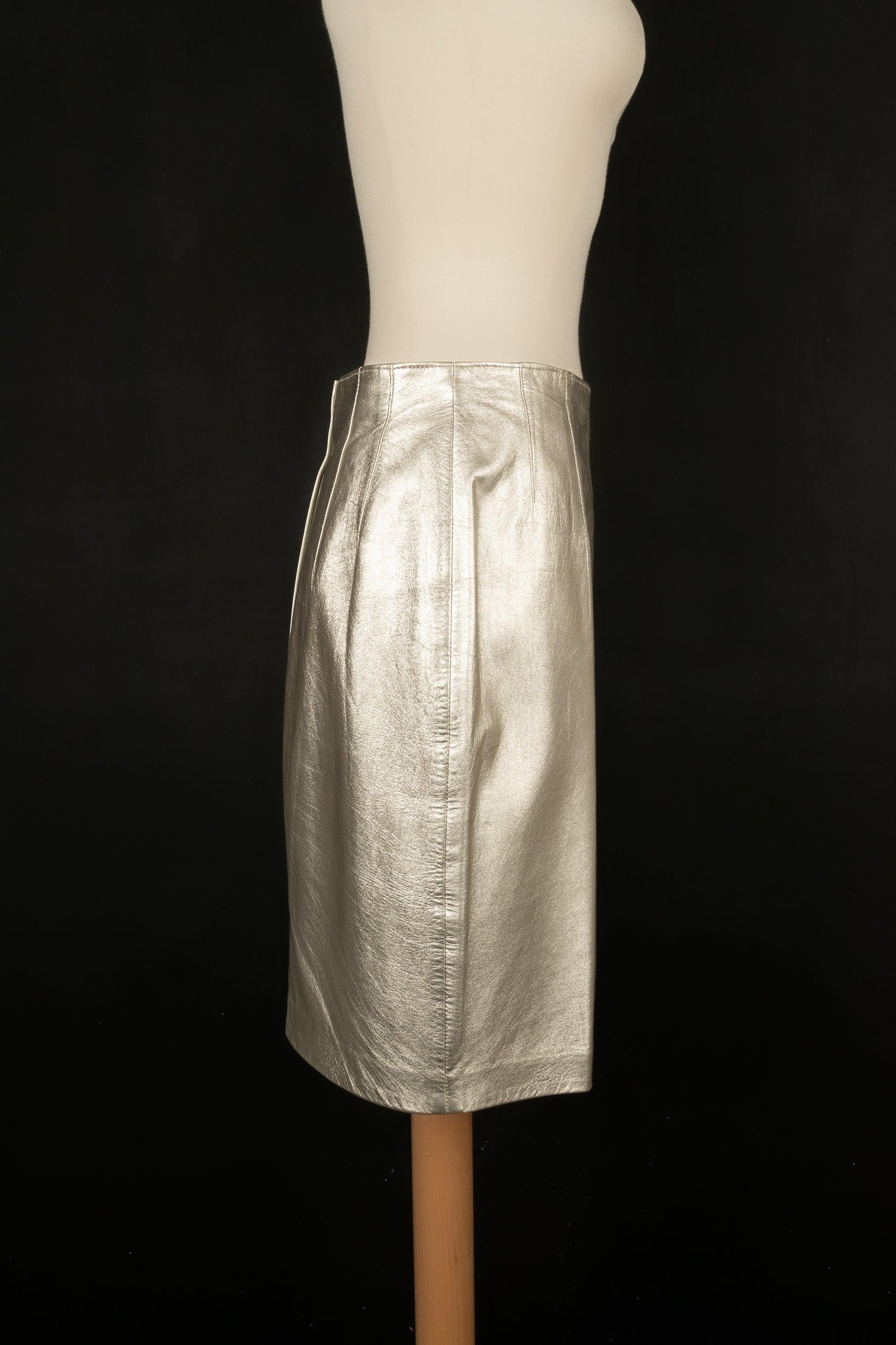Escada Golden Leather Skirt, 1990s In Excellent Condition For Sale In SAINT-OUEN-SUR-SEINE, FR