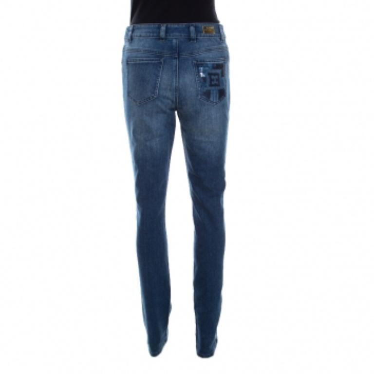 Violet Escada - Jean skinny effet délavé indigo à paillettes et détails de poches au dos en vente