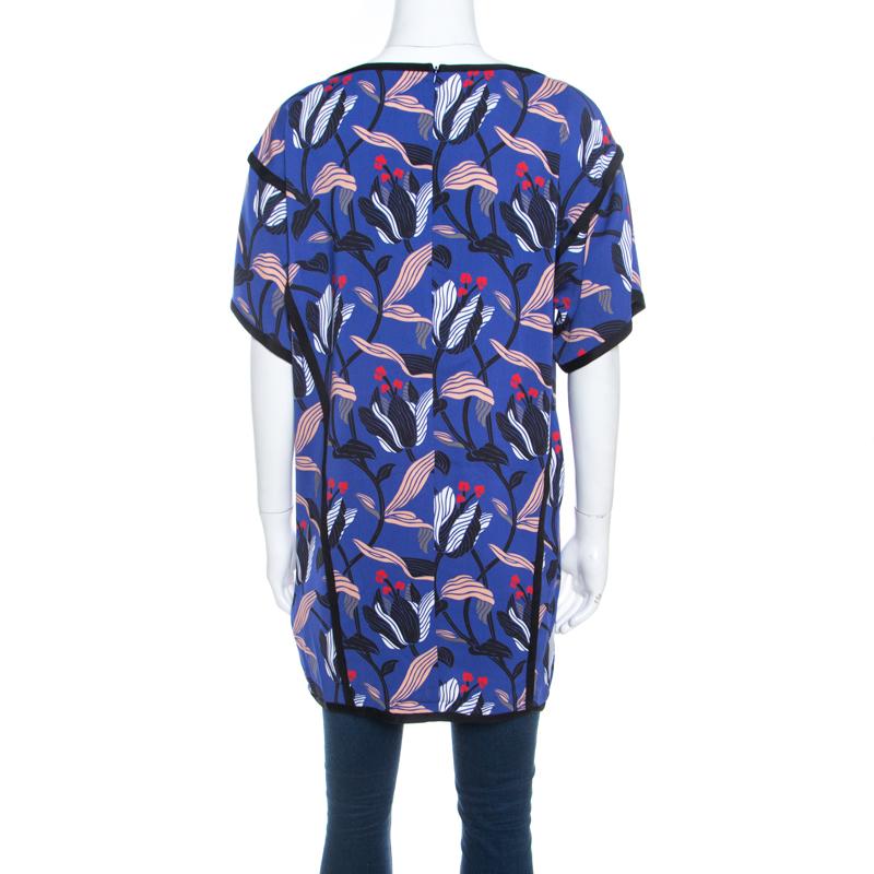 Escada Ink Blue Floral Print Silk Blend Naternia Tunic Top M In New Condition In Dubai, Al Qouz 2