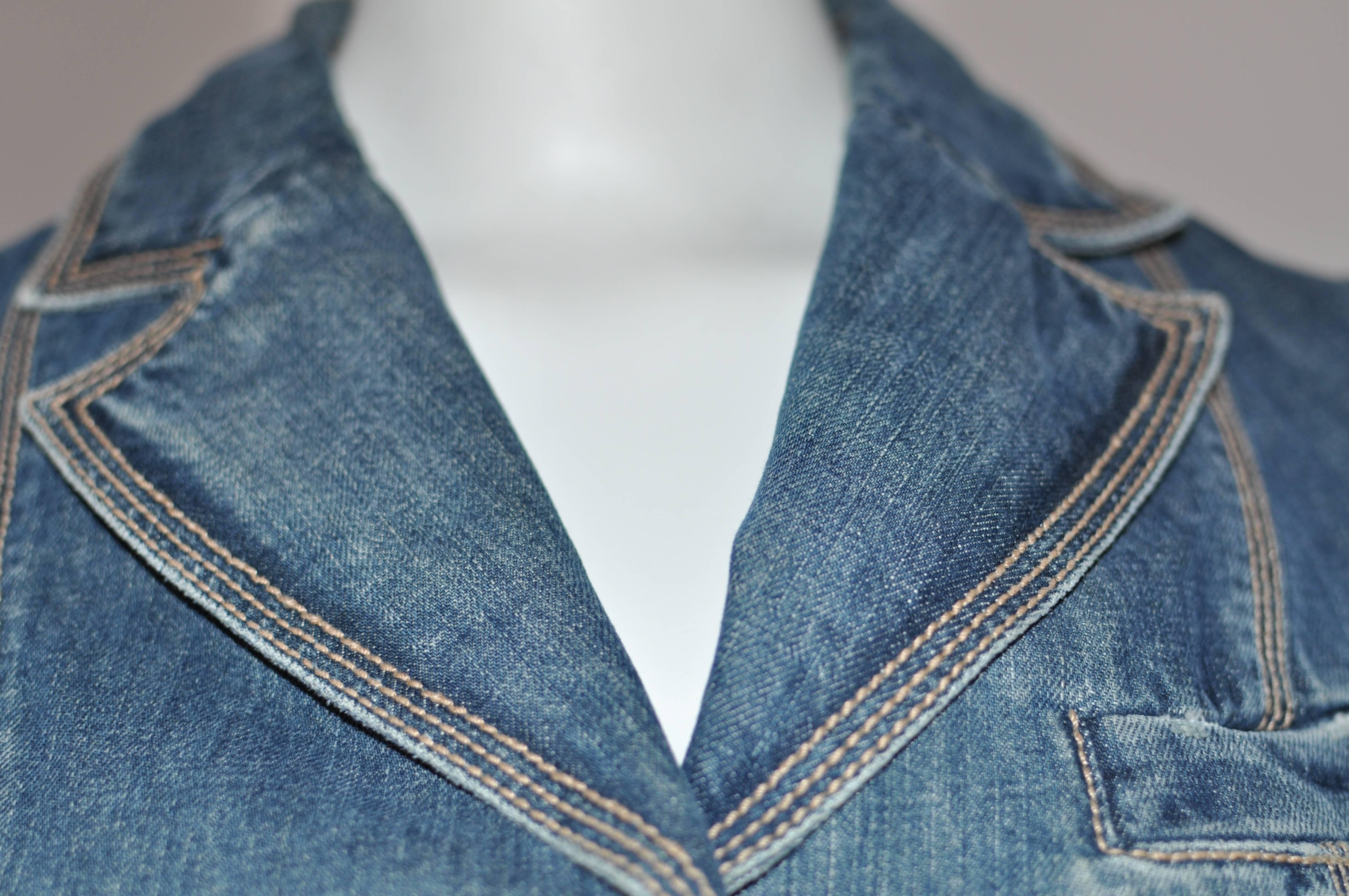 Escada Jean Jacket with Weathered Pocket Design (34) In Excellent Condition In Port Hope, ON