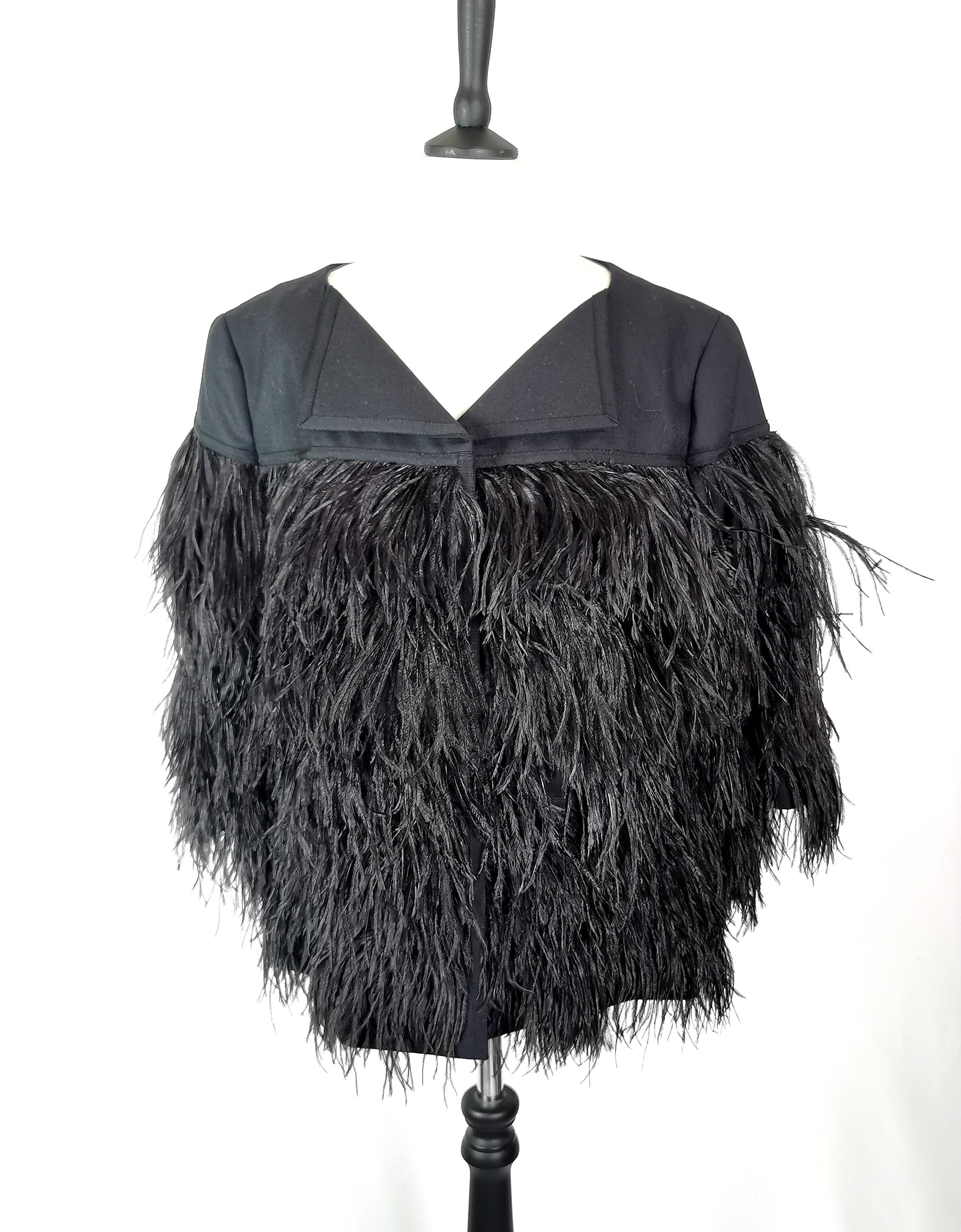 Veste noire en plumes d'autruche pour femmes Escada, Ceinture  en vente 5