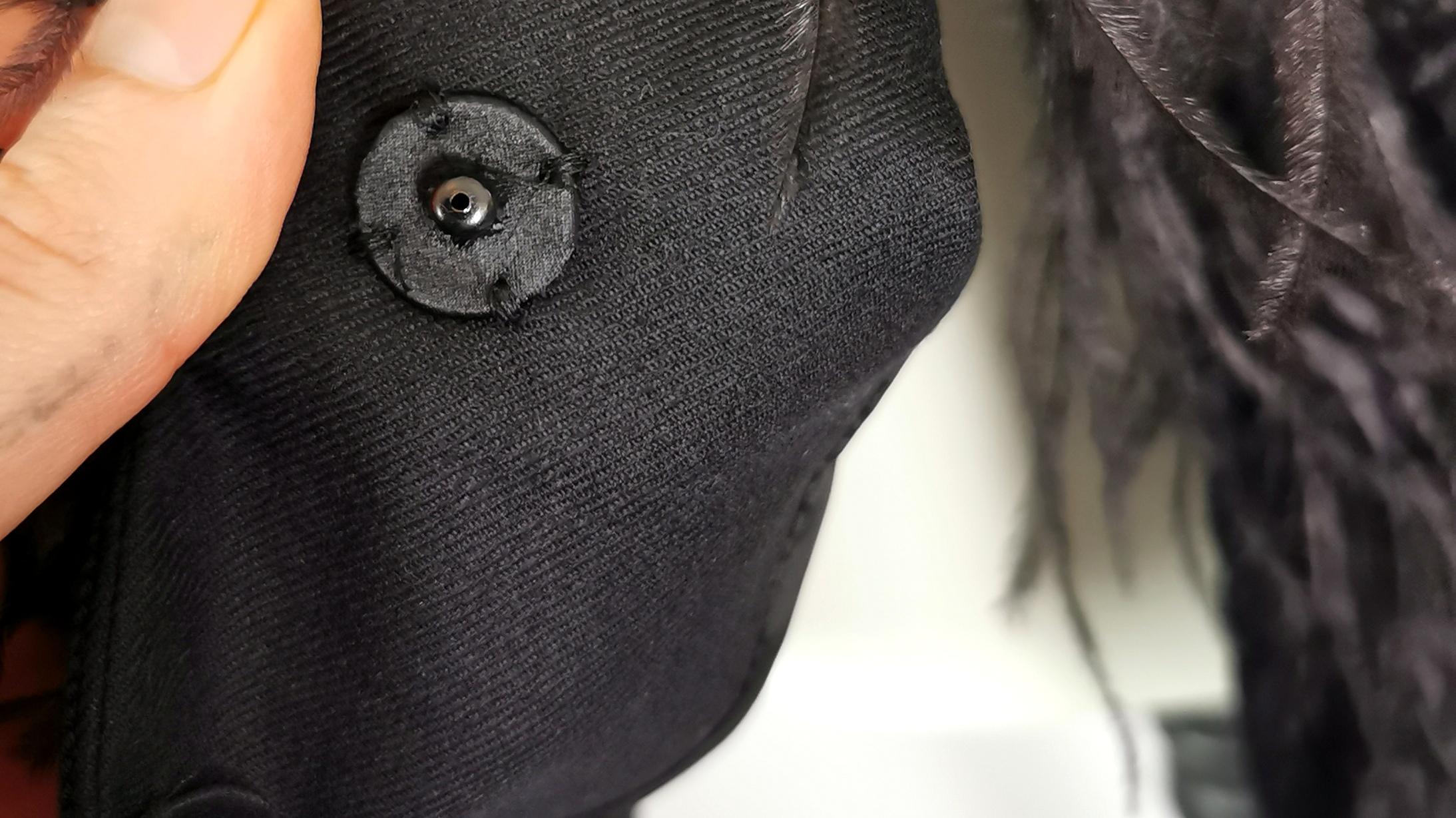Veste noire en plumes d'autruche pour femmes Escada, Ceinture  en vente 9