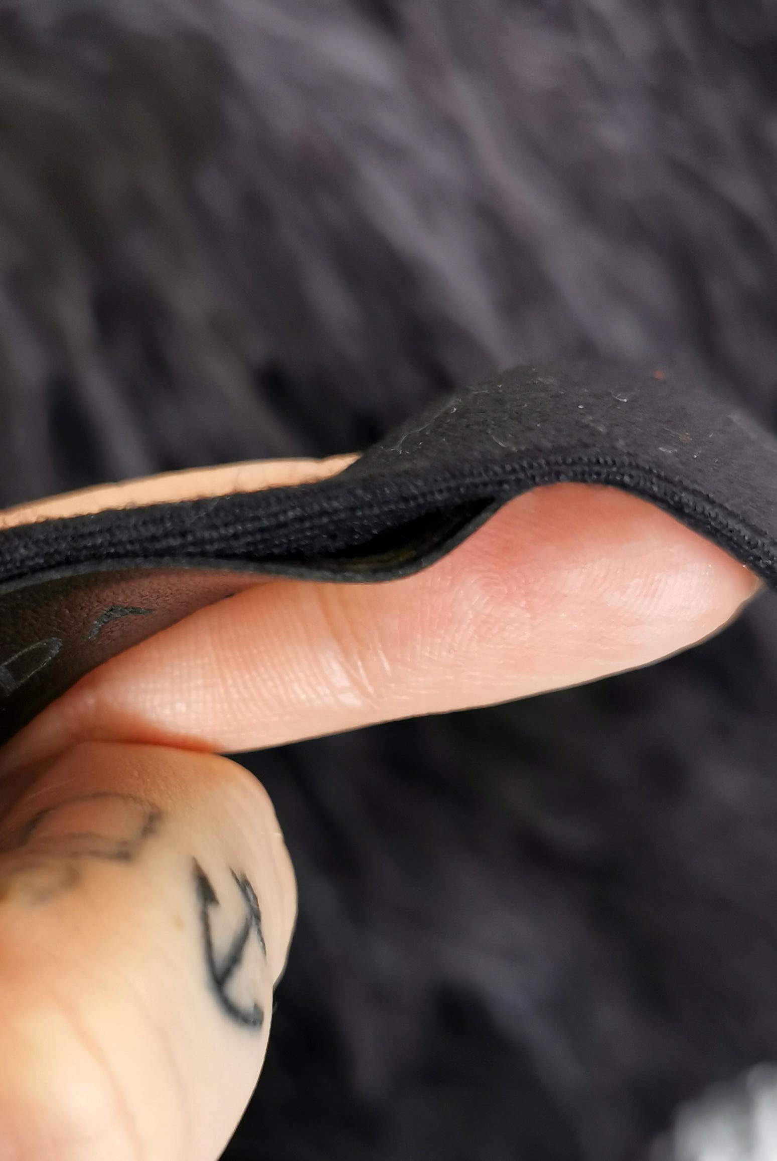 Veste noire en plumes d'autruche pour femmes Escada, Ceinture  en vente 10