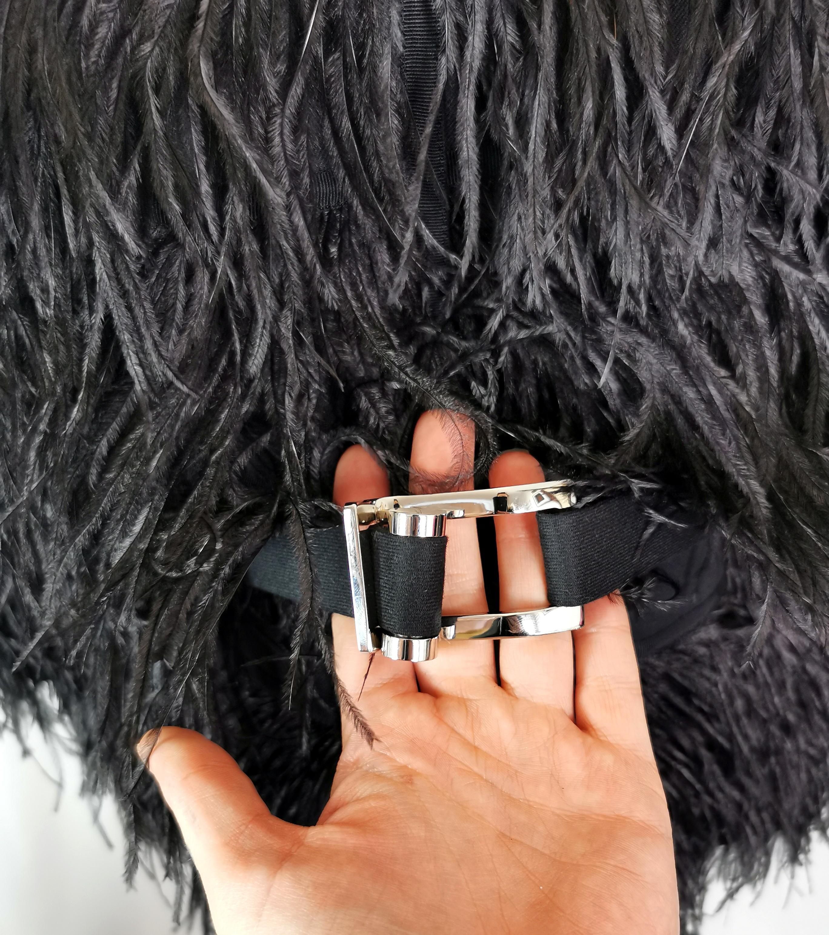 Veste noire en plumes d'autruche pour femmes Escada, Ceinture  en vente 11