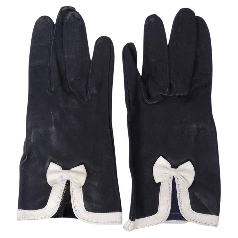 Escada Leather Bow Motif Gloves