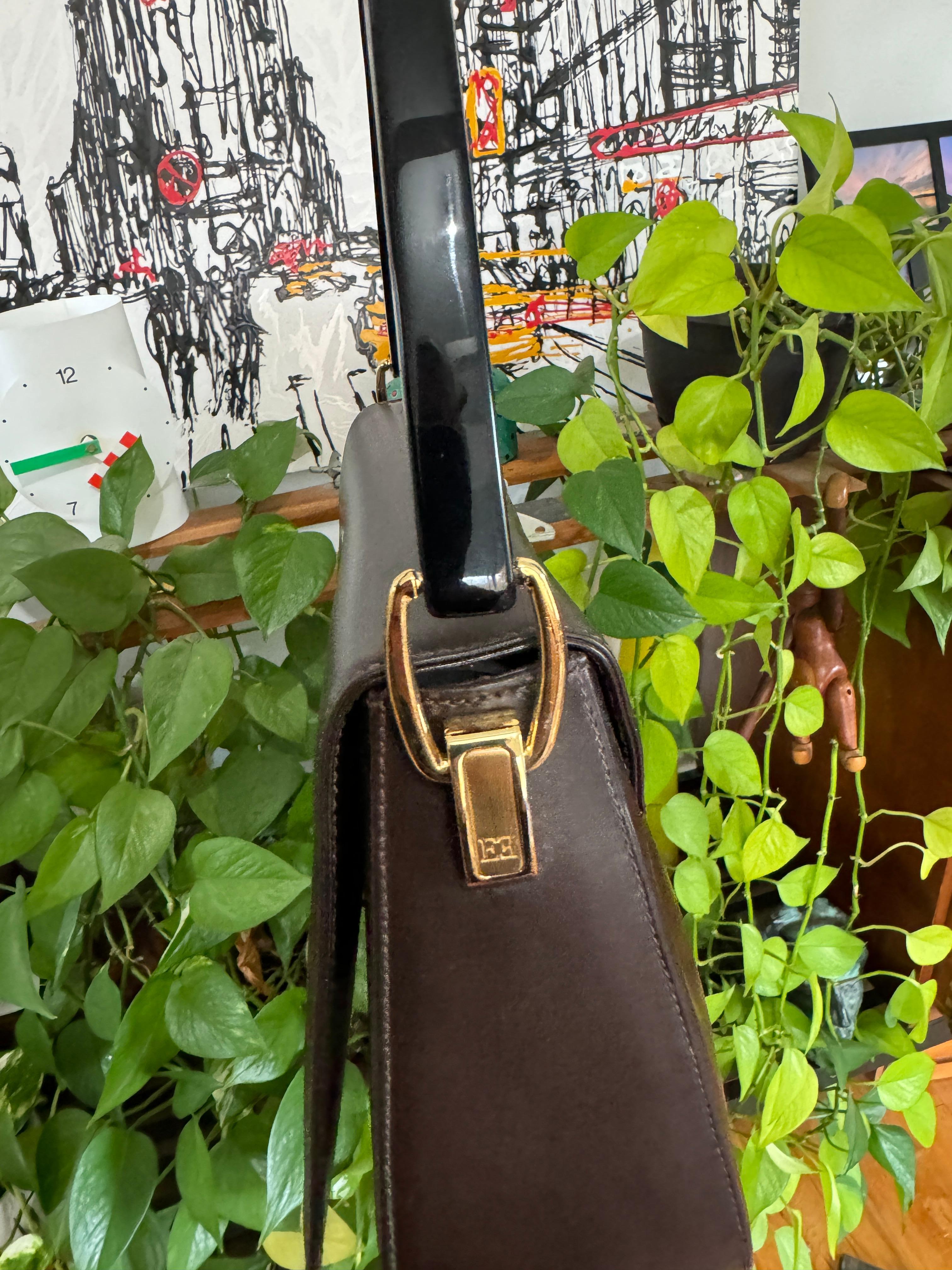 Escada Leder Kelly Handtasche Braun Nie benutzt 1990er Handtasche Geldbörse im Angebot 6