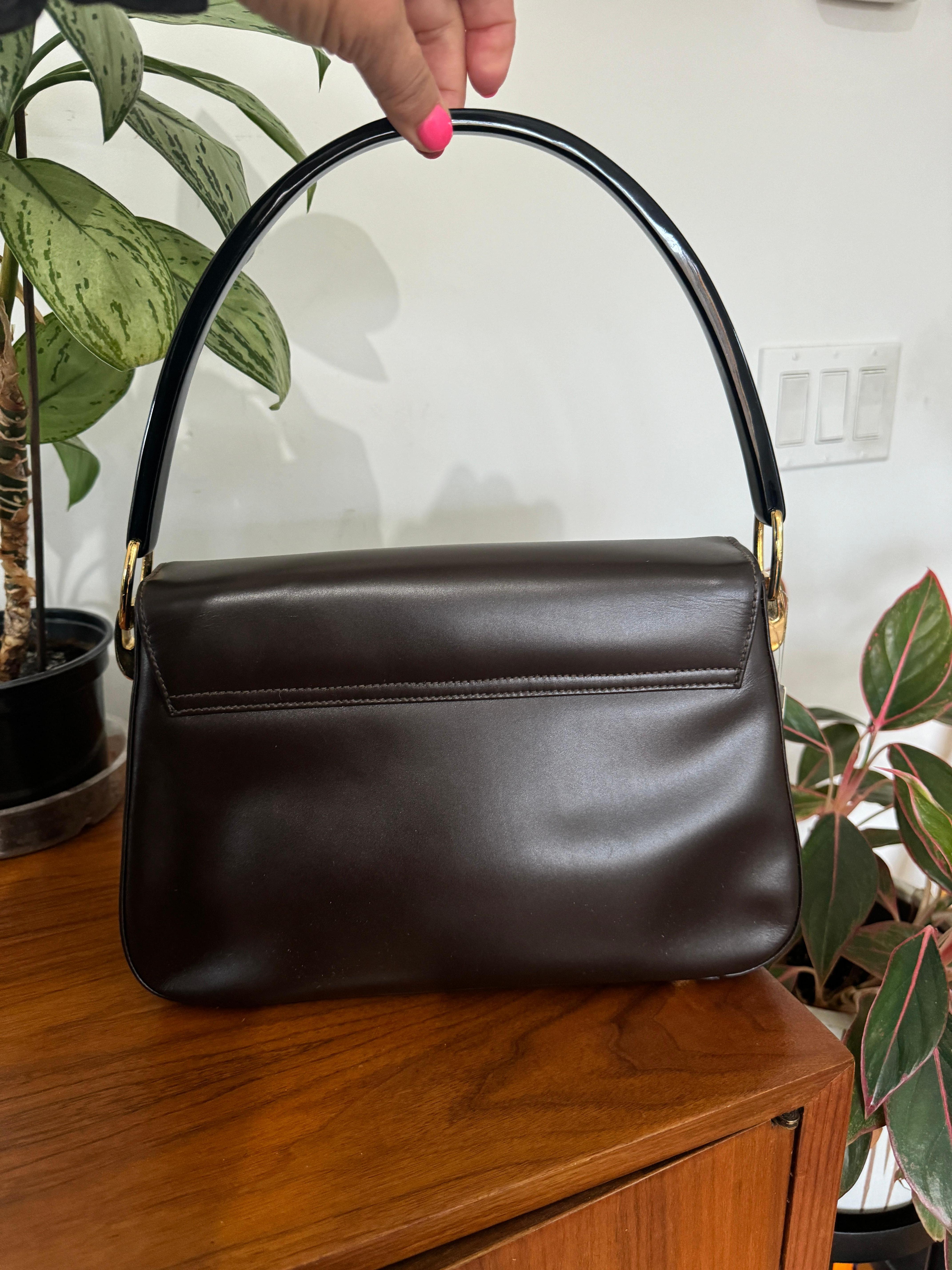 Escada Leder Kelly Handtasche Braun Nie benutzt 1990er Handtasche Geldbörse im Zustand „Hervorragend“ im Angebot in Wallkill, NY