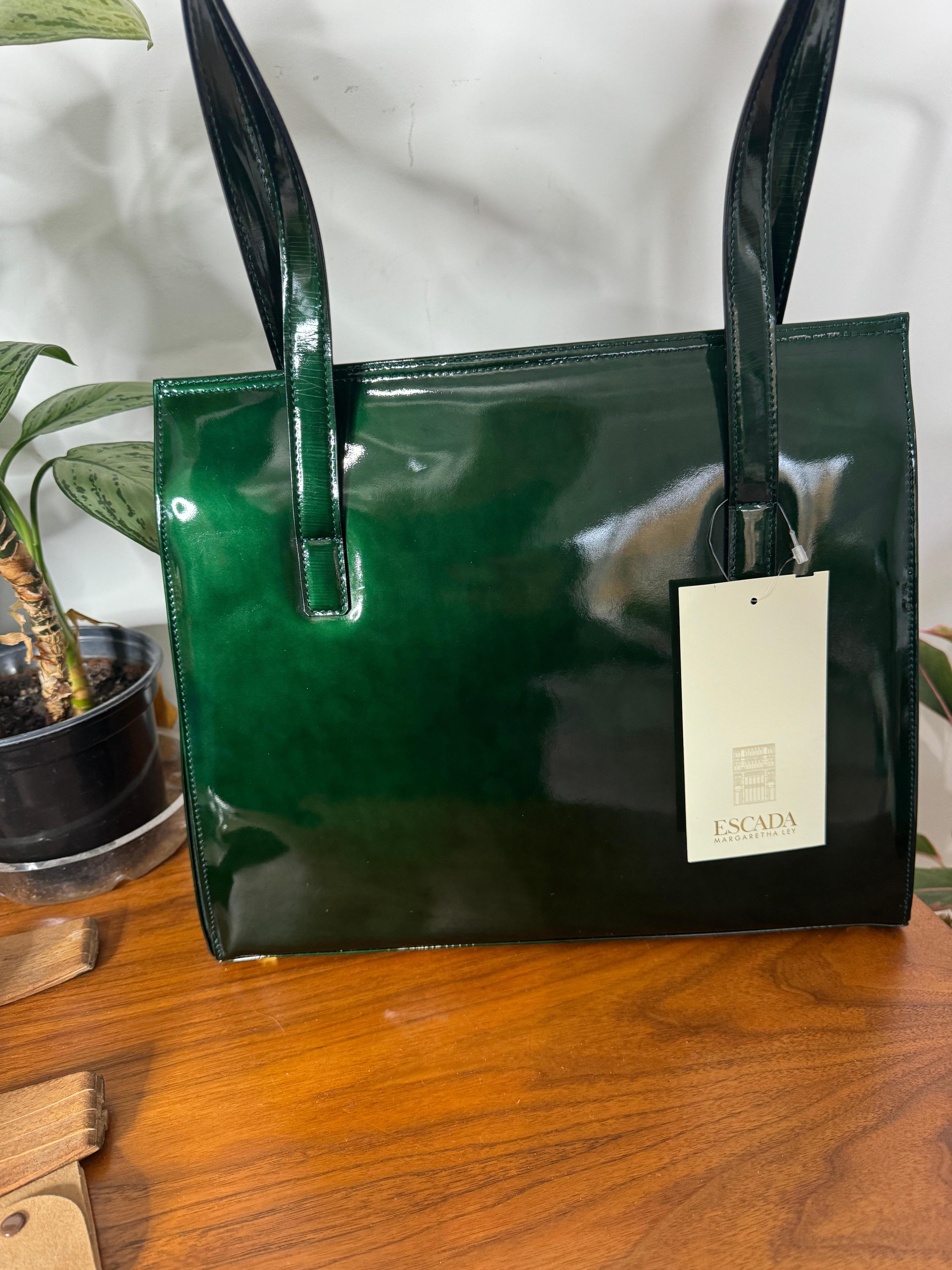 Escada Leder Kelly Handtasche Braun Never Used 1990s Handtasche Geldbörse Grün im Zustand „Gut“ im Angebot in Wallkill, NY