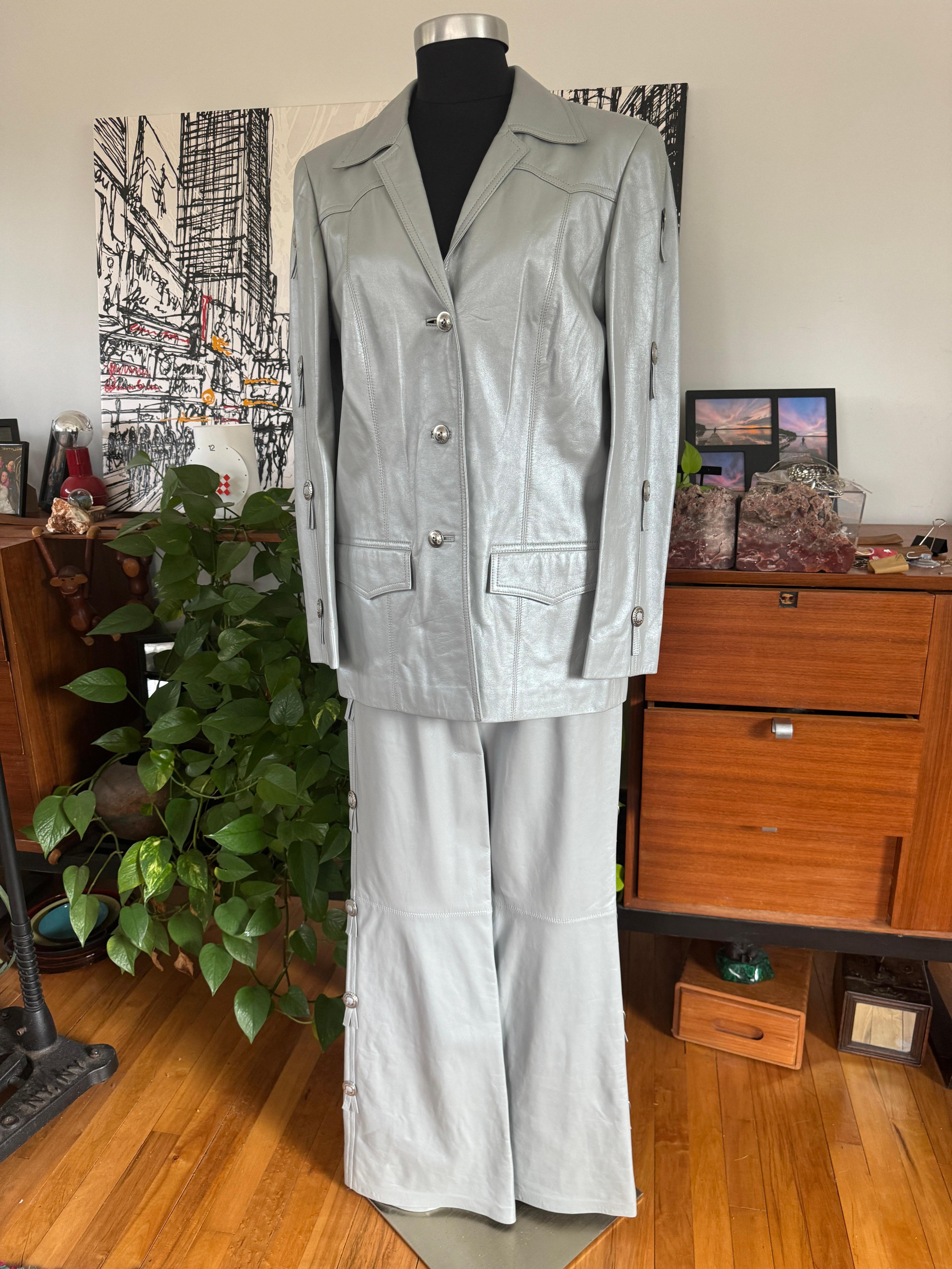 Escada Giacca da Abito in Pelle Pantaloni - Motivo Western Grigio Nuovo con Etichetta Anni '90 in vendita 11