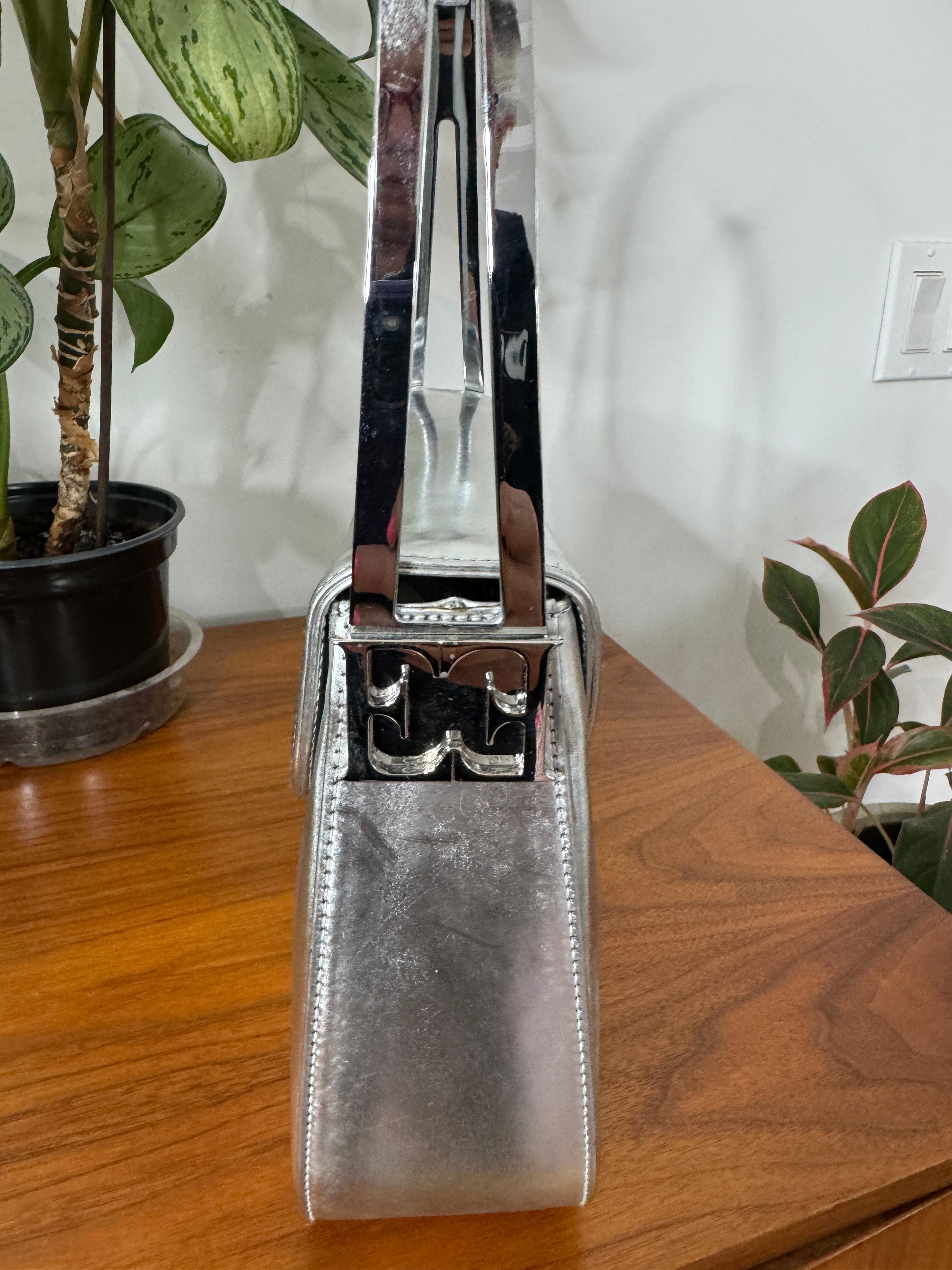 Donna Escada Borsa con manico in pelle mai usata anni '90 Borsetta Argento in vendita