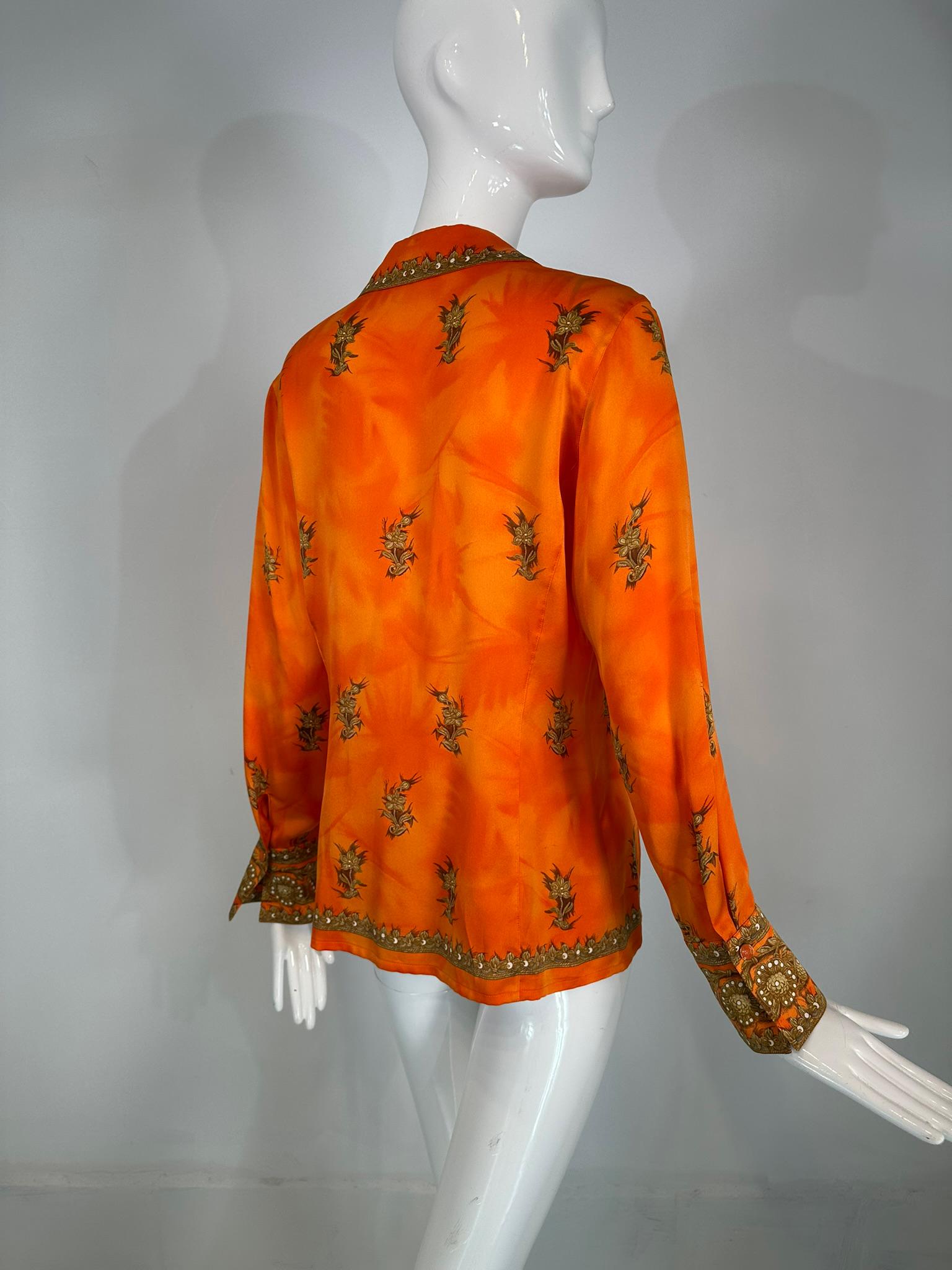 Escada Langärmelige Prinzessinnenbluse aus Seide in Orange und Gold mit floralen Bordüren im Angebot 3