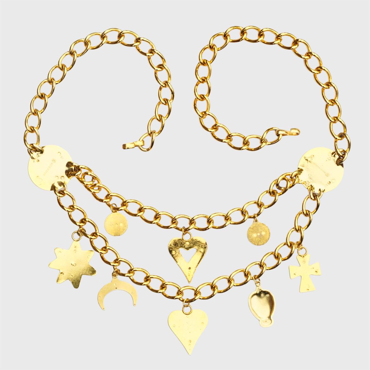 Escada Made in Spain Cintura con charme a catena placcata oro circa anni '80 in vendita 1