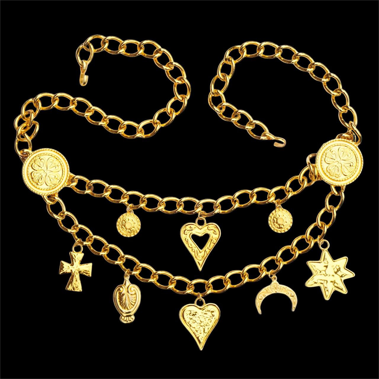 Escada Made in Spain Cintura con charme a catena placcata oro circa anni '80 in vendita 3