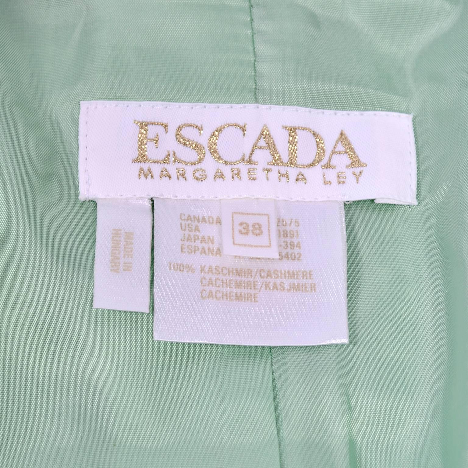 Escada Margaretha Ley Green Cashmere Blazer Jacket in Size 8 For Sale 2