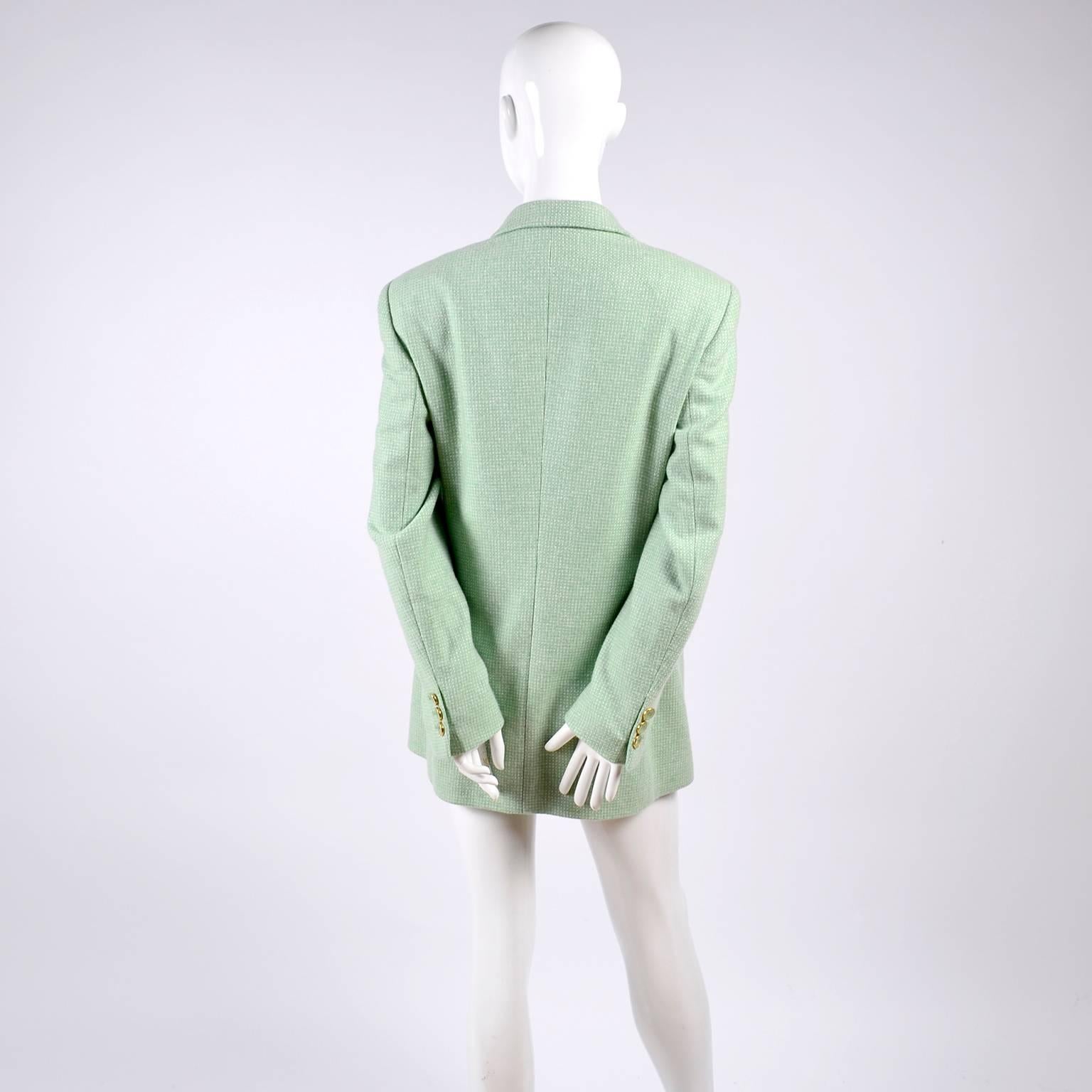 Escada Margaretha Ley Green Cashmere Blazer Jacket in Size 8 In Excellent Condition For Sale In Portland, OR