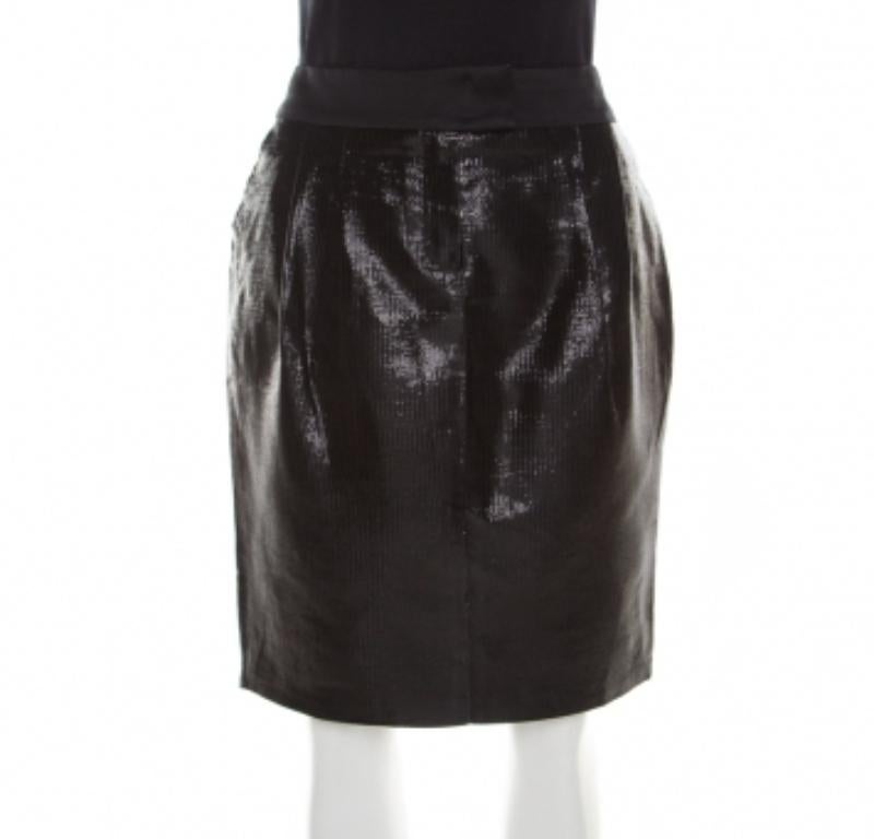 Escada Gonna sartoriale in raso nero metallizzato M. I. In condizioni ottime in vendita a Dubai, Al Qouz 2