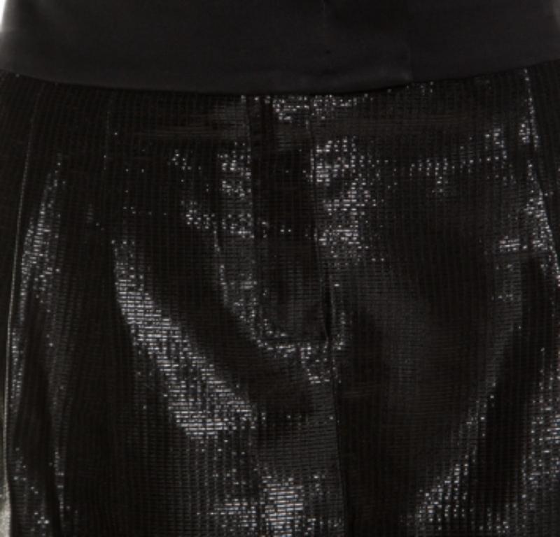 Escada Gonna sartoriale in raso nero metallizzato M. I. in vendita 1