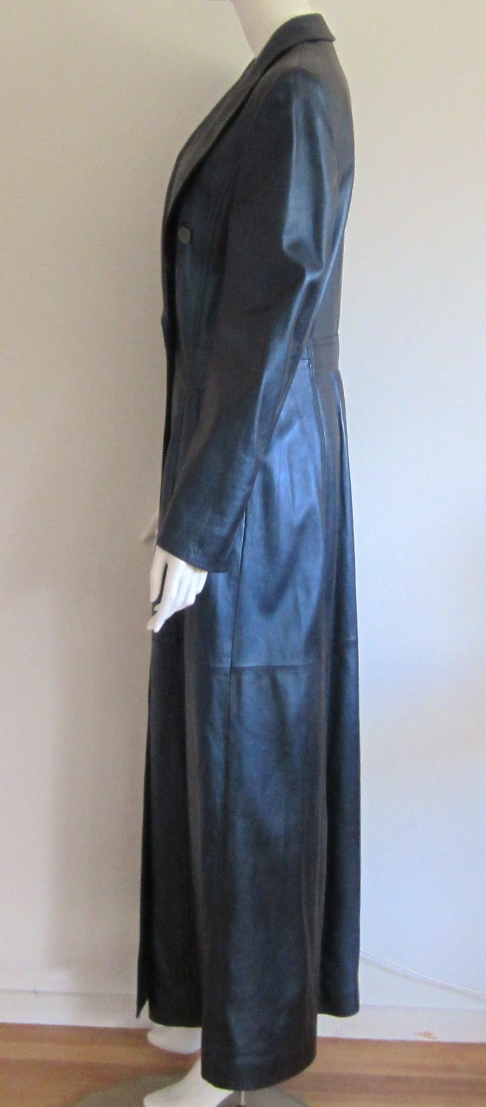 Escada Blauer Leder Maximantel Overcoat Größe 38 1990er Jahre Neu mit Etiketten Metallic Damen im Angebot