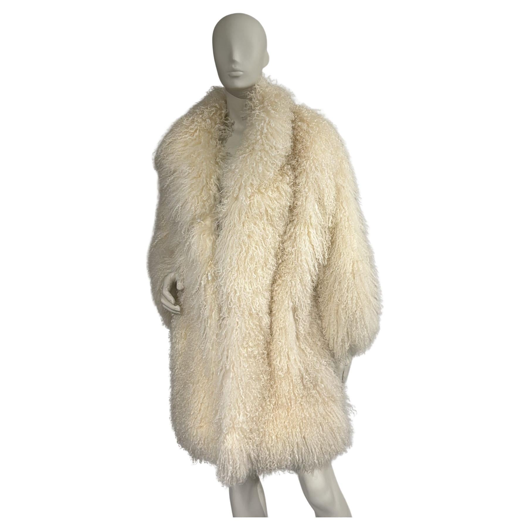 Escada mongolian fur coat en vente