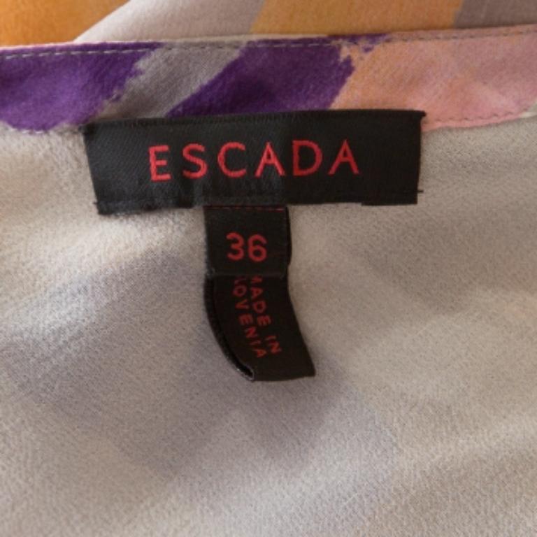 Beige Escada jupe évasée froncée sur le devant en soie imprimée de coups de pinceau multicolores M en vente