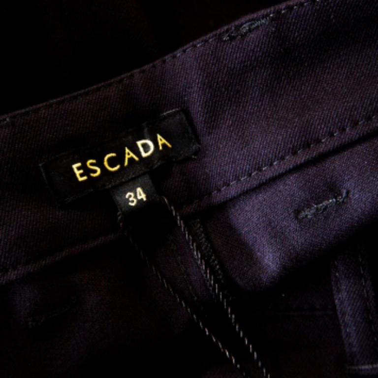Escada Jeans a gamba dritta Teresa in denim stretch blu navy S In condizioni buone in vendita a Dubai, Al Qouz 2