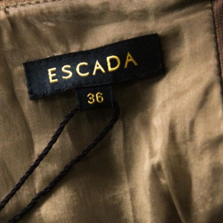Noir Robe droite plissée latérale en crêpe vert olive Escada, taille M en vente