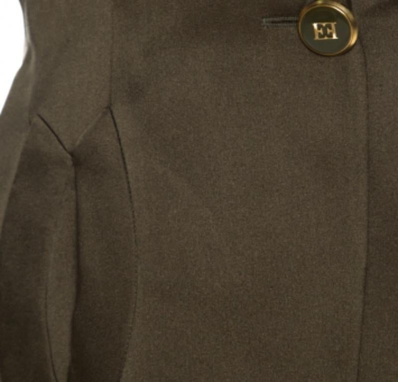 Escada Olivgrüner maßgeschneiderter Blazer aus Seiden-Satin M im Zustand „Gut“ im Angebot in Dubai, Al Qouz 2