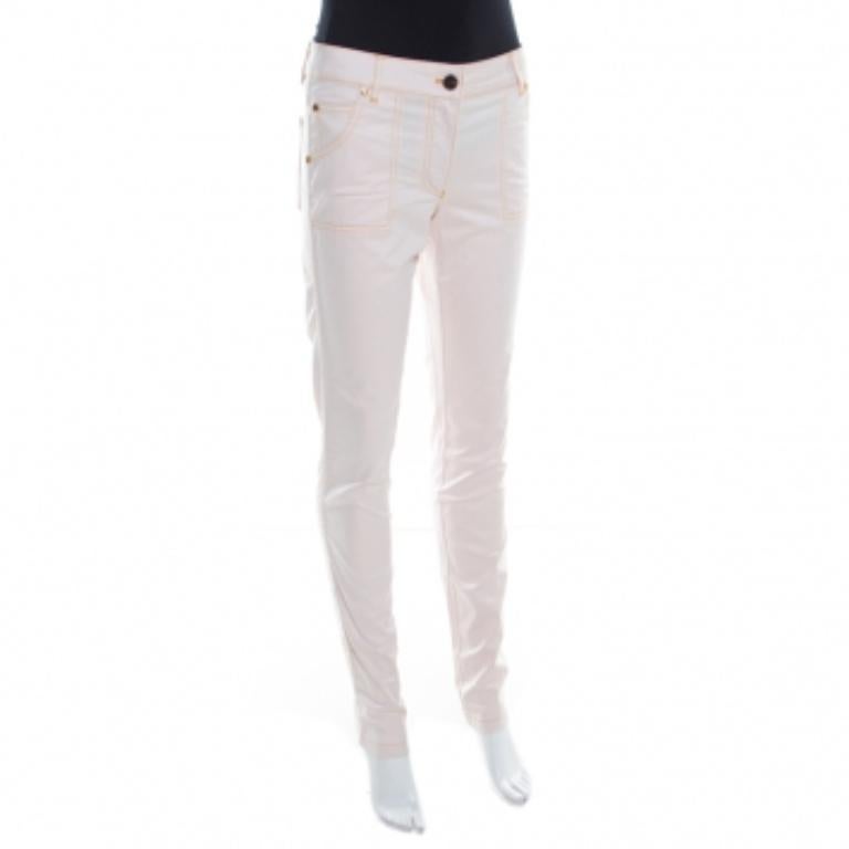 Beige Escada Jeans affusolati in denim beige pallido con dettaglio impunture a contrasto M. I. in vendita