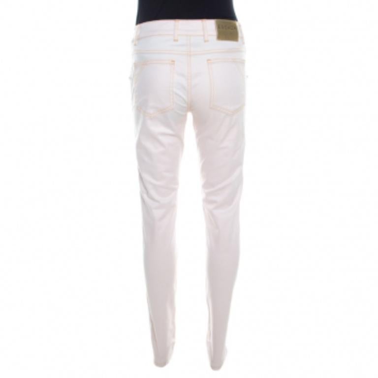 Escada Jeans affusolati in denim beige pallido con dettaglio impunture a contrasto M. I. In condizioni ottime in vendita a Dubai, Al Qouz 2