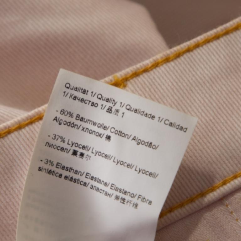 Donna Escada Jeans affusolati in denim beige pallido con dettaglio impunture a contrasto M. I. in vendita