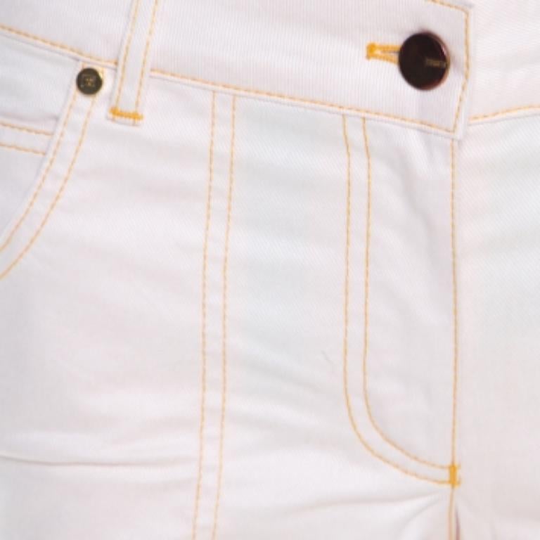 Escada Jeans affusolati in denim beige pallido con dettaglio impunture a contrasto M. I. in vendita 1
