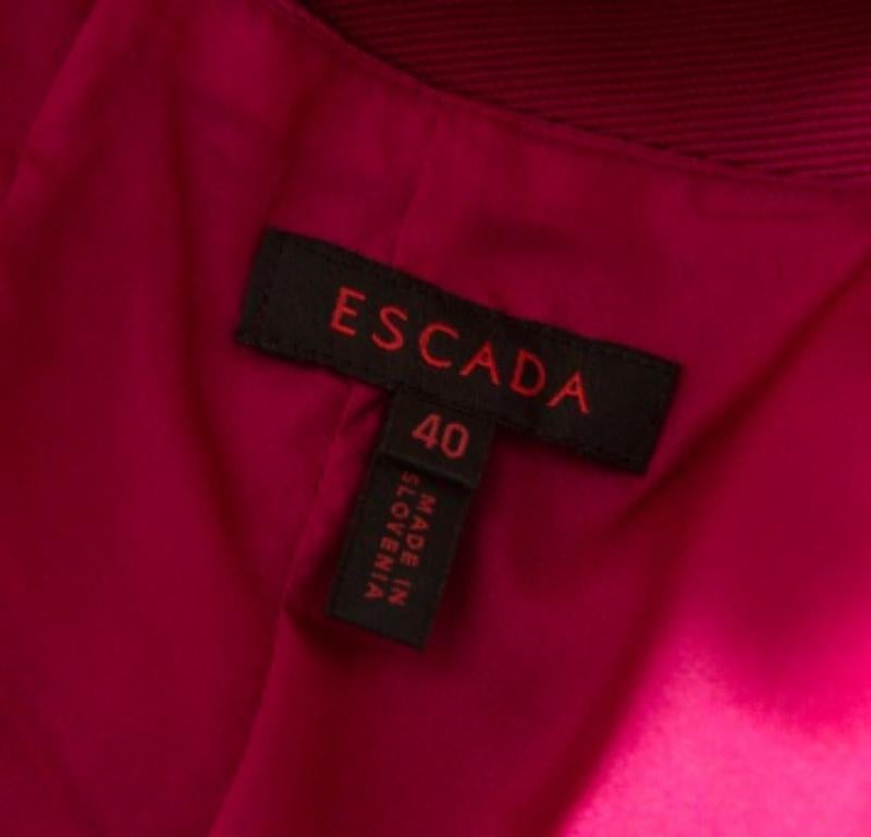 Donna Escada Gonna a tubino con dettaglio a fessura in raso di seta rosa L.L. in vendita
