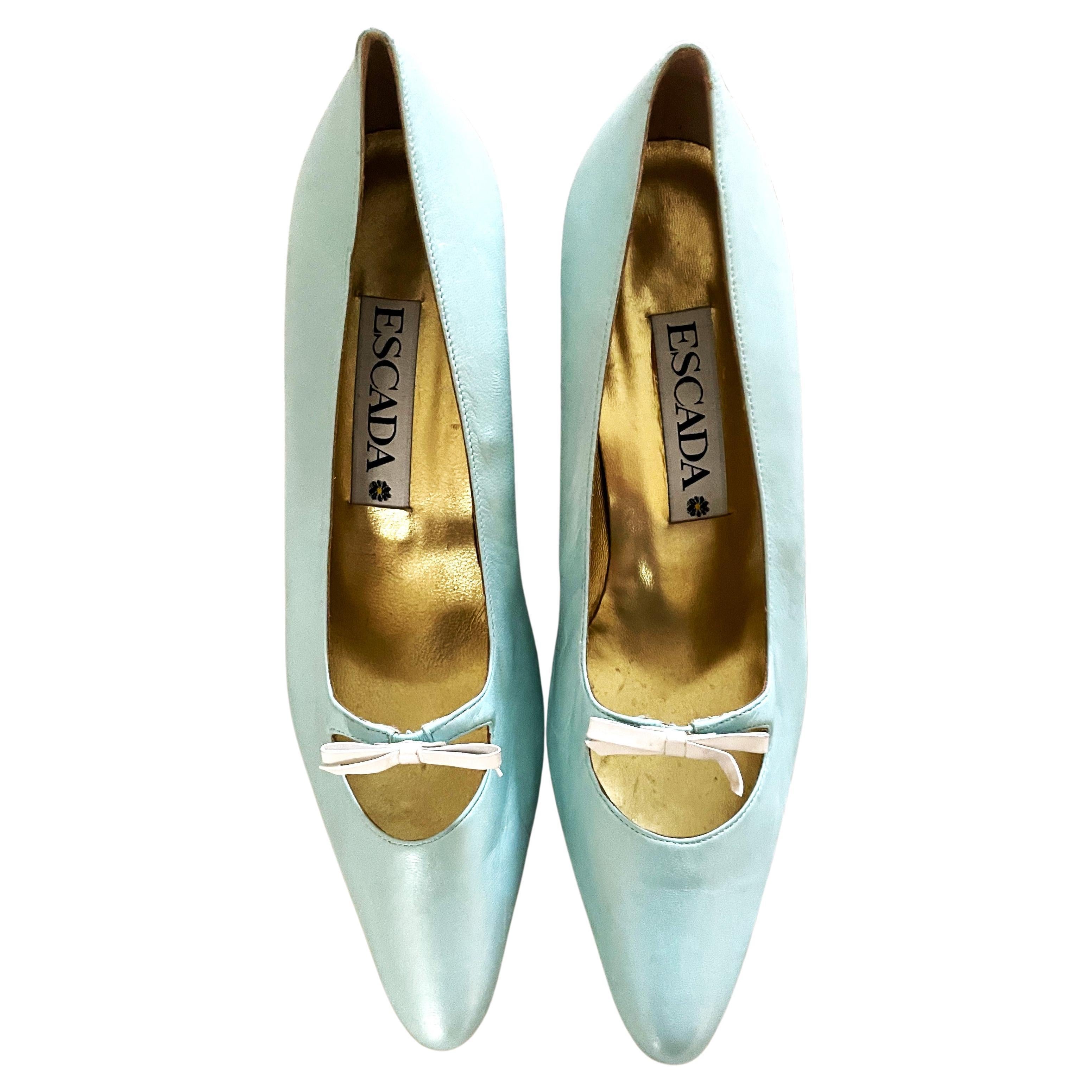 Escada pumps 90s Metallic Baby Blue/Gold and White Bow For Sale