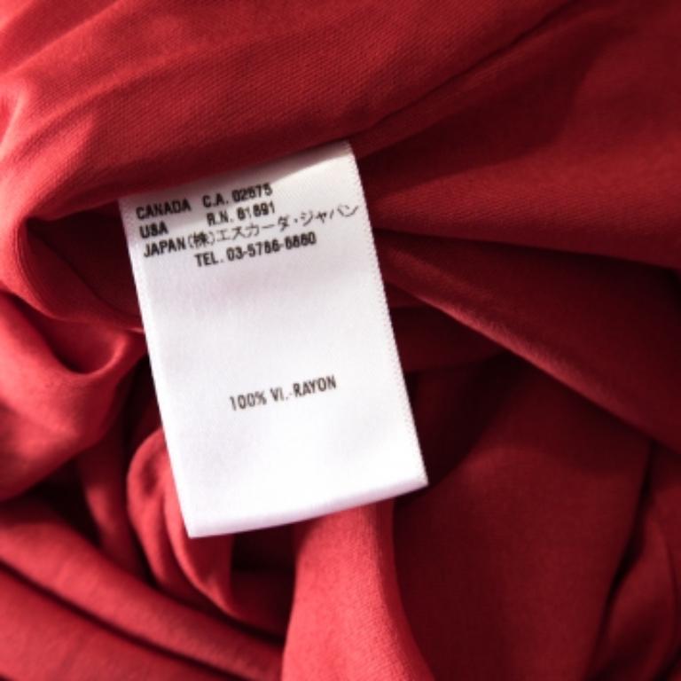 Rosso Escada Red Knit Ruched Crossover Front Long Sleeve Top L.L.A. in vendita