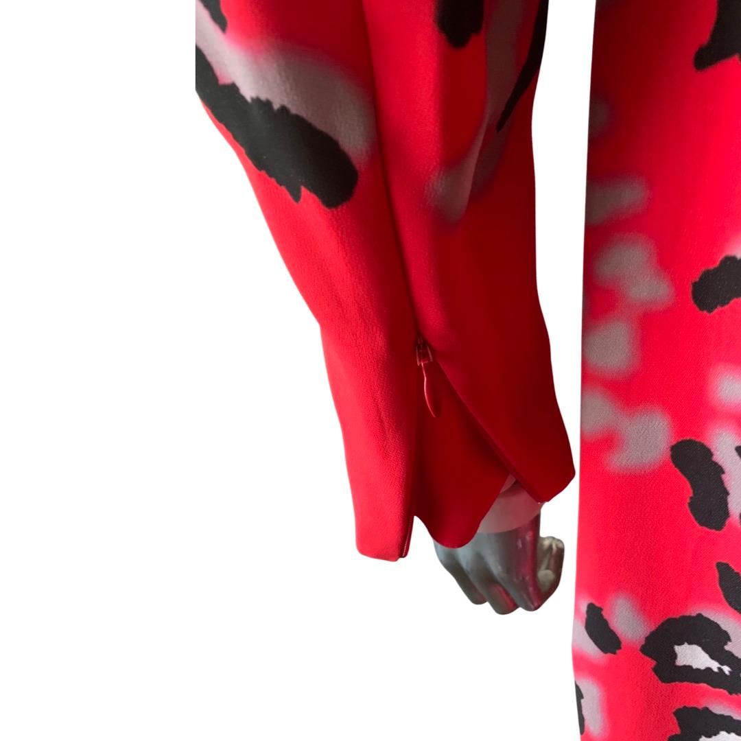 Vestido Escada Rojo Leopardo Manga Larga, Talla 36/6 en Bueno Estado en Palm Springs, CA