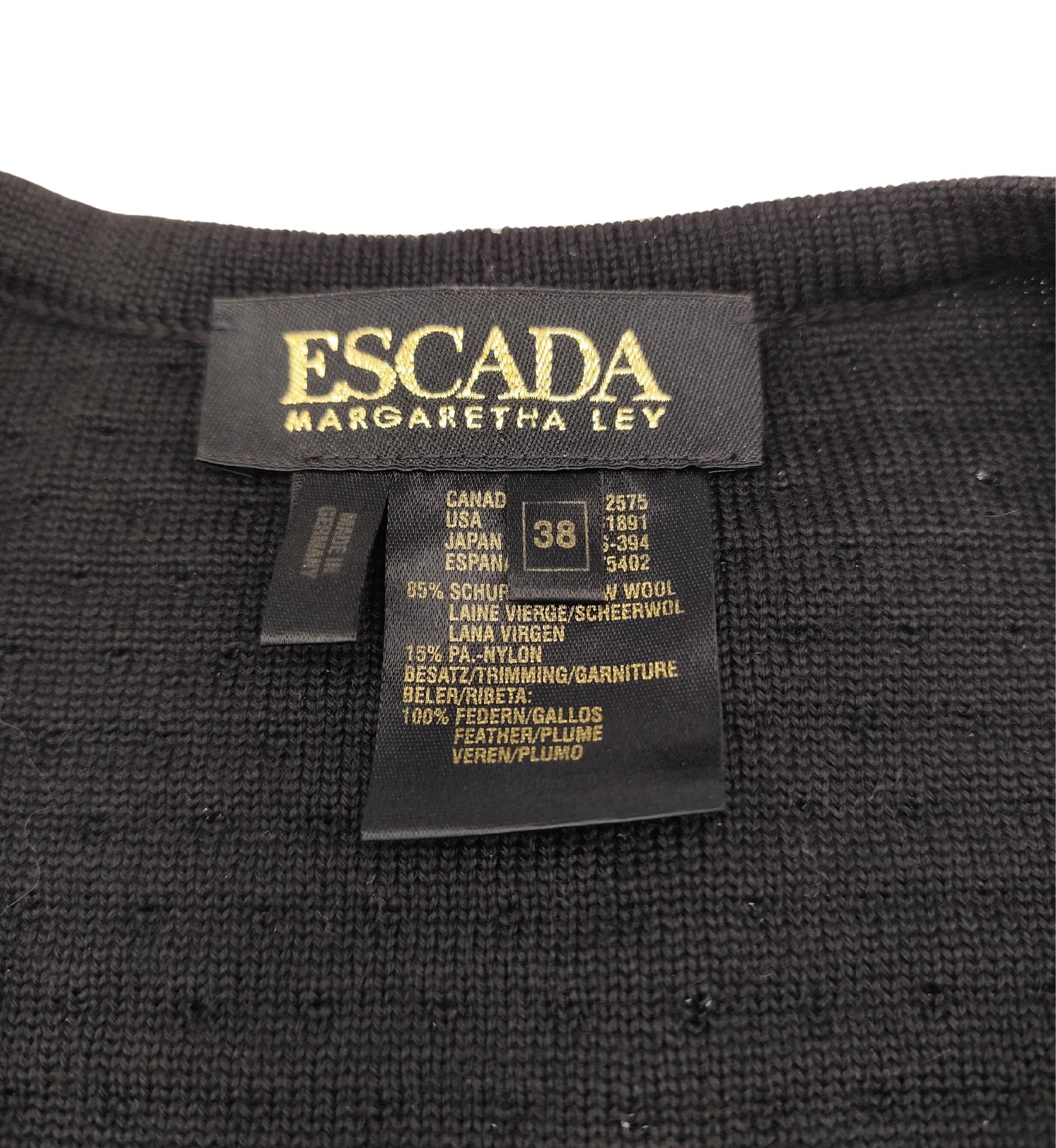 Cardigan lungo nero lucido di Escada con polsini delle maniche in piume rimovibili in vendita 6