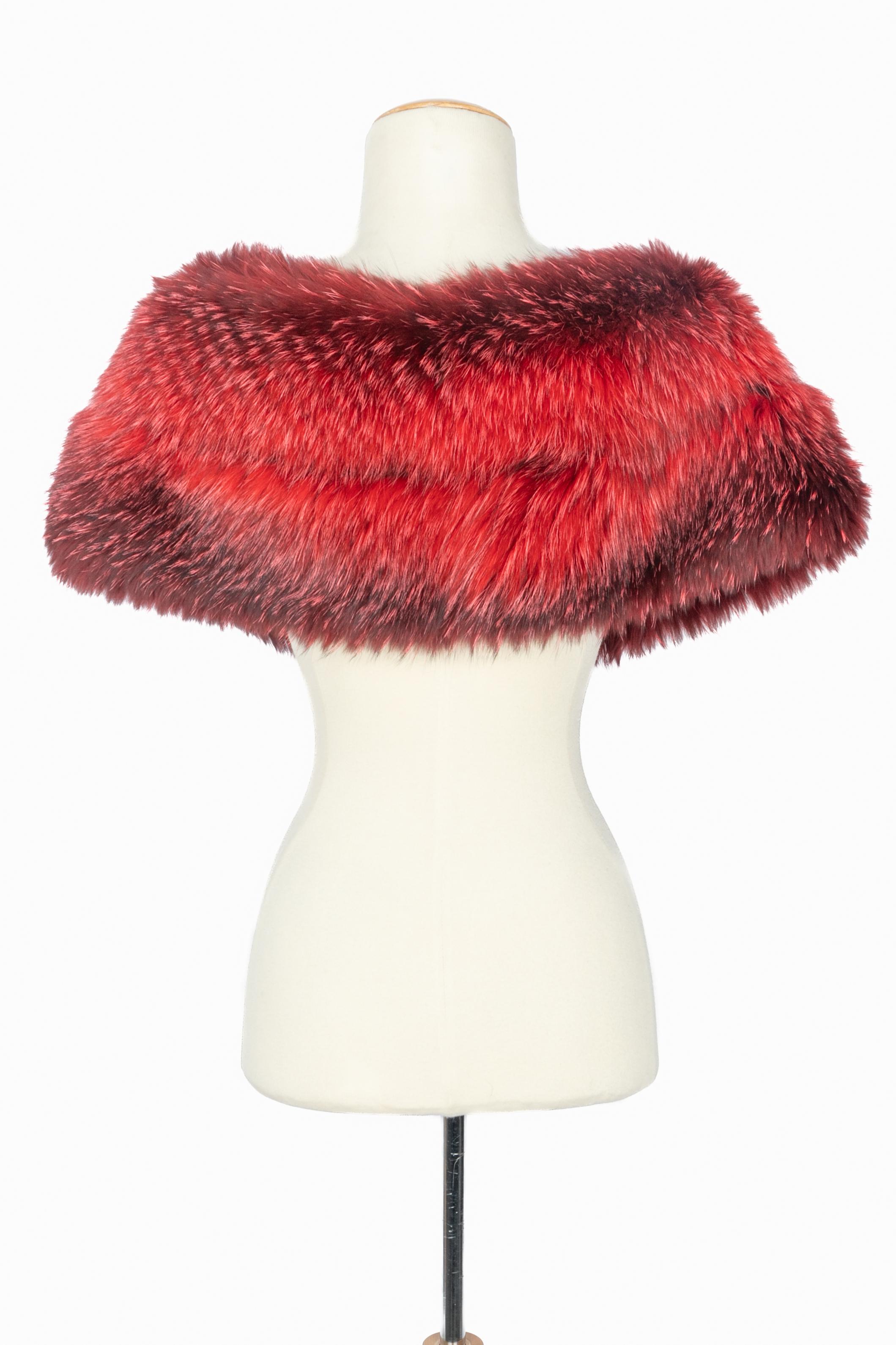 Escada shrug en Excelente estado para la venta en SAINT-OUEN-SUR-SEINE, FR