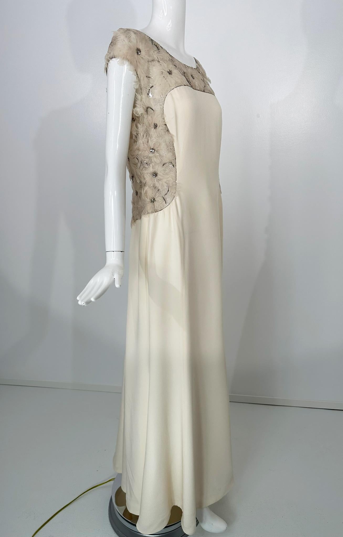 Escada Silver Sequin Feather Rosette on Cord Lattice Work & Cream Silk Gown 40 In Good Condition For Sale In West Palm Beach, FL