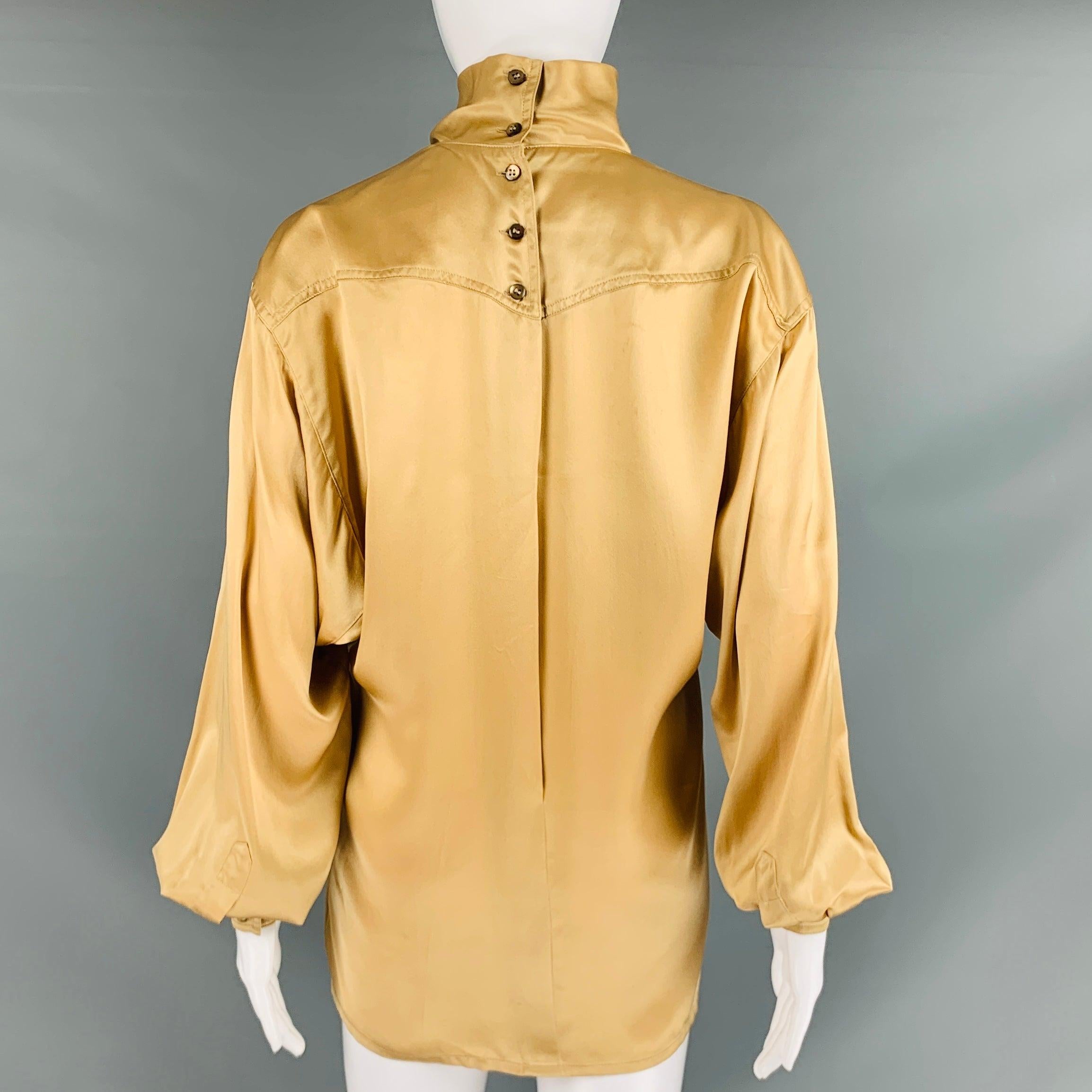 ESCADA Size 4 Beige Silk Dolman Sleeve Blouse For Sale 1