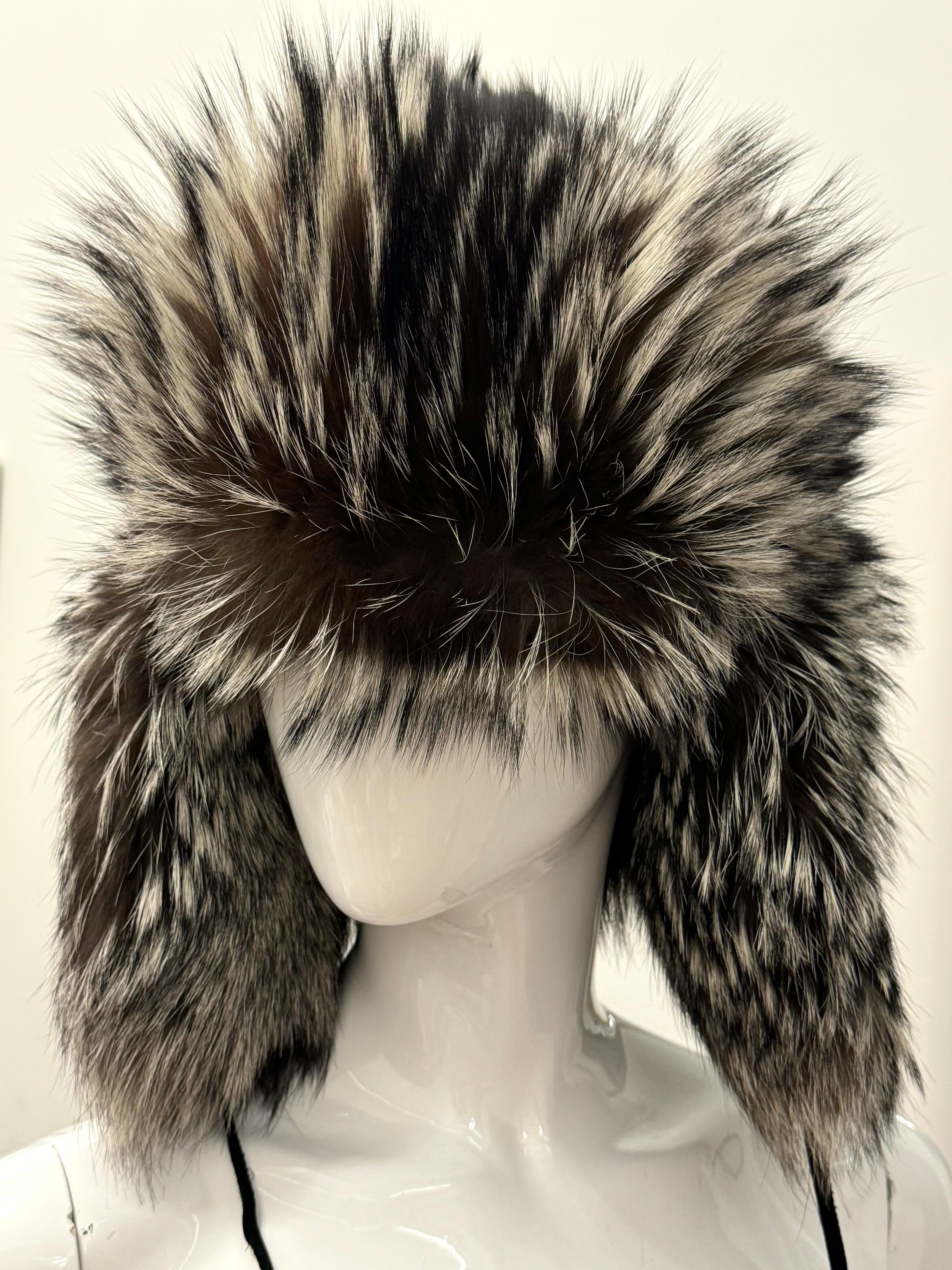 Escada sport silver fox fur chapka hat For Sale 5