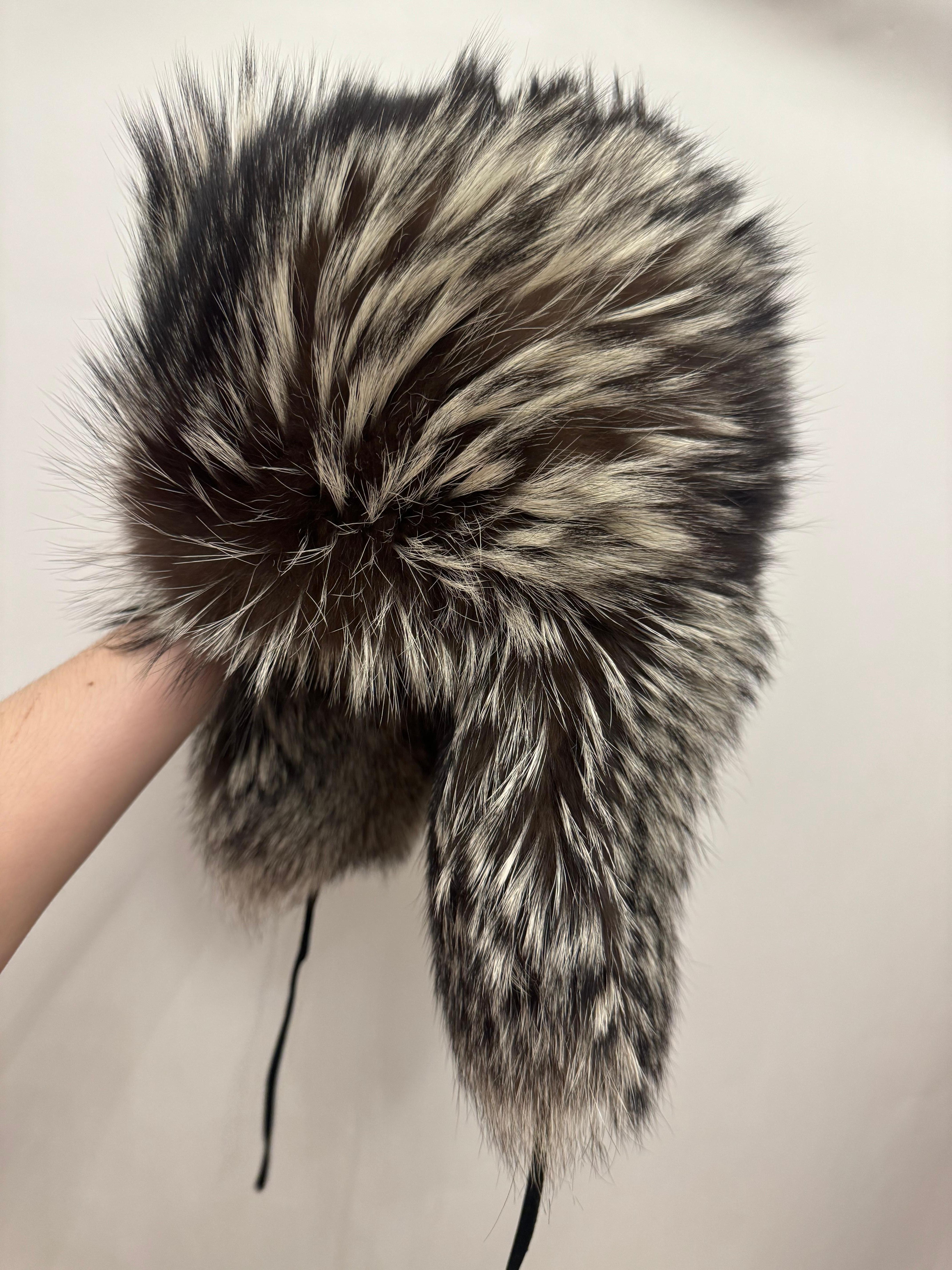 Escada sport silver fox fur chapka hat For Sale 8