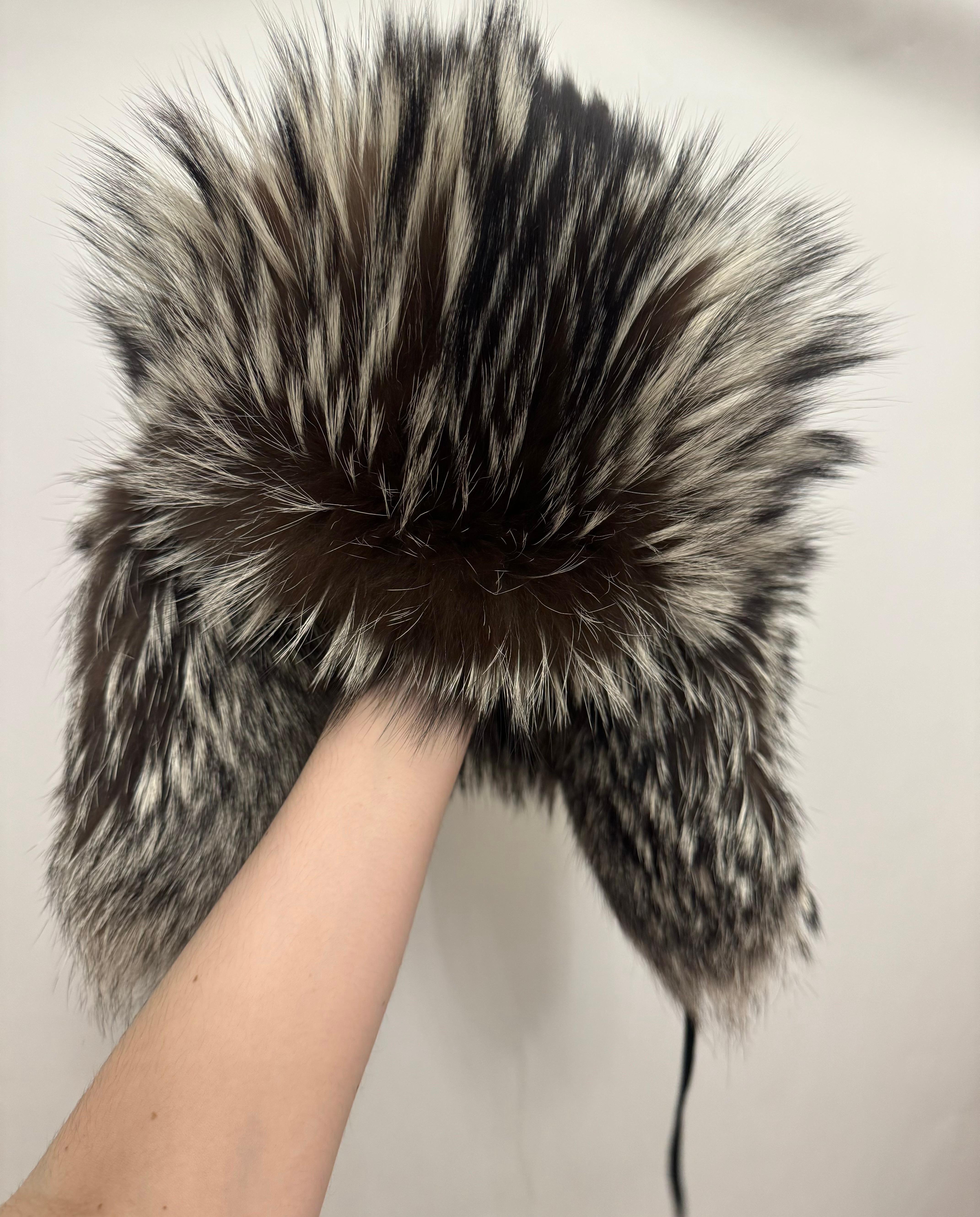 Escada sport silver fox fur chapka hat For Sale 10