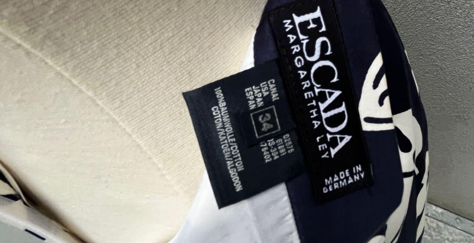 Falda lápiz con estampado tropical de Escada, circa 1994 en venta 3